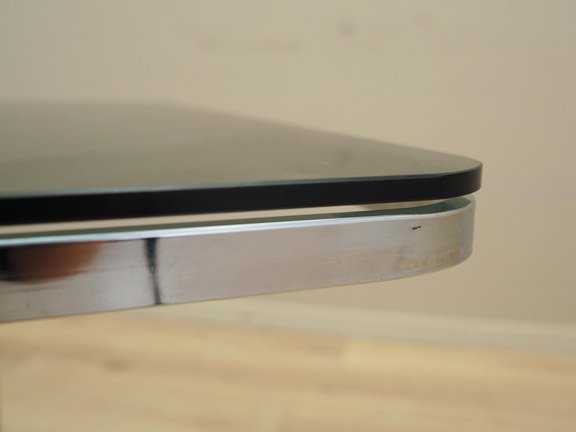 Coffee table on castors 1970s 7