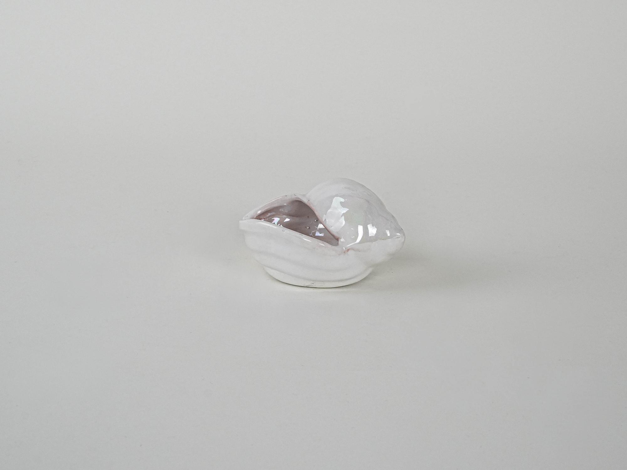 Porcelain snail white 1970s 5