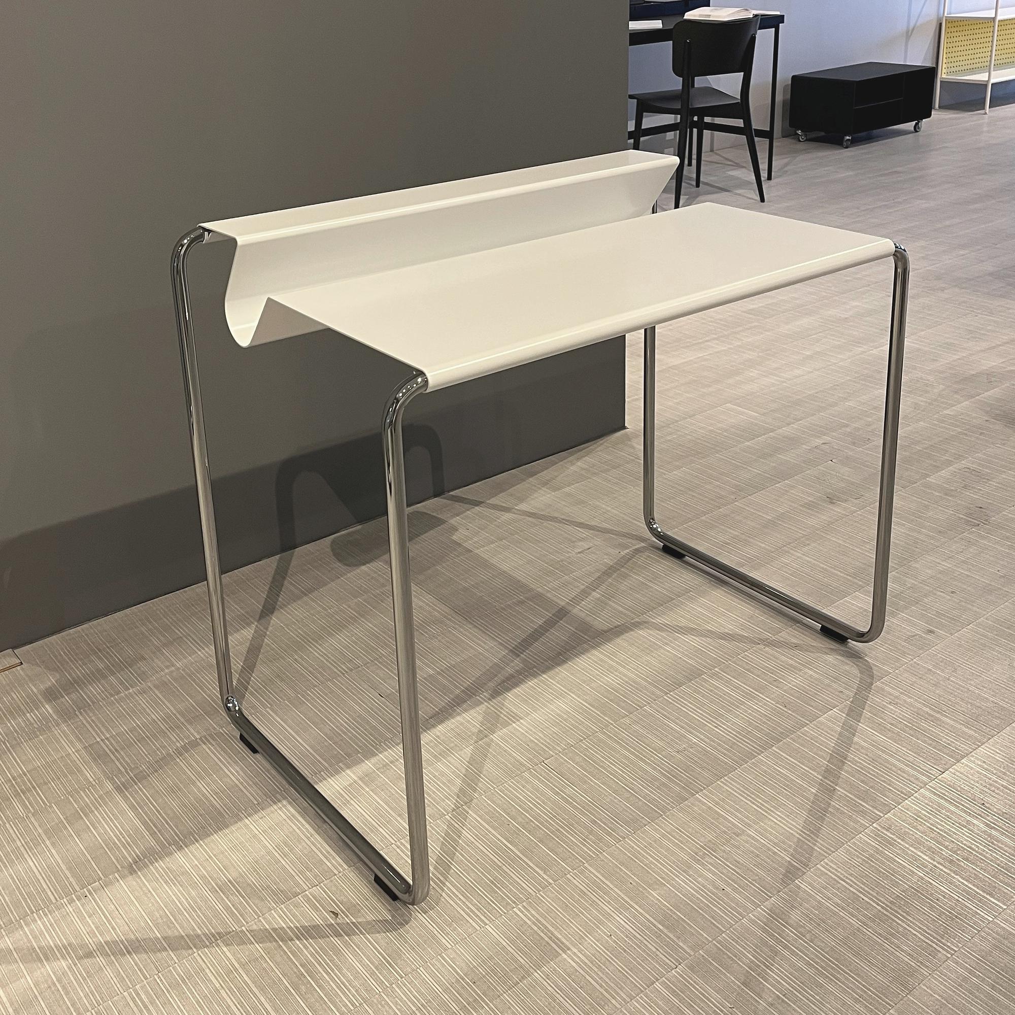 PS 07 Sekretär Stahl Signalweiß 2