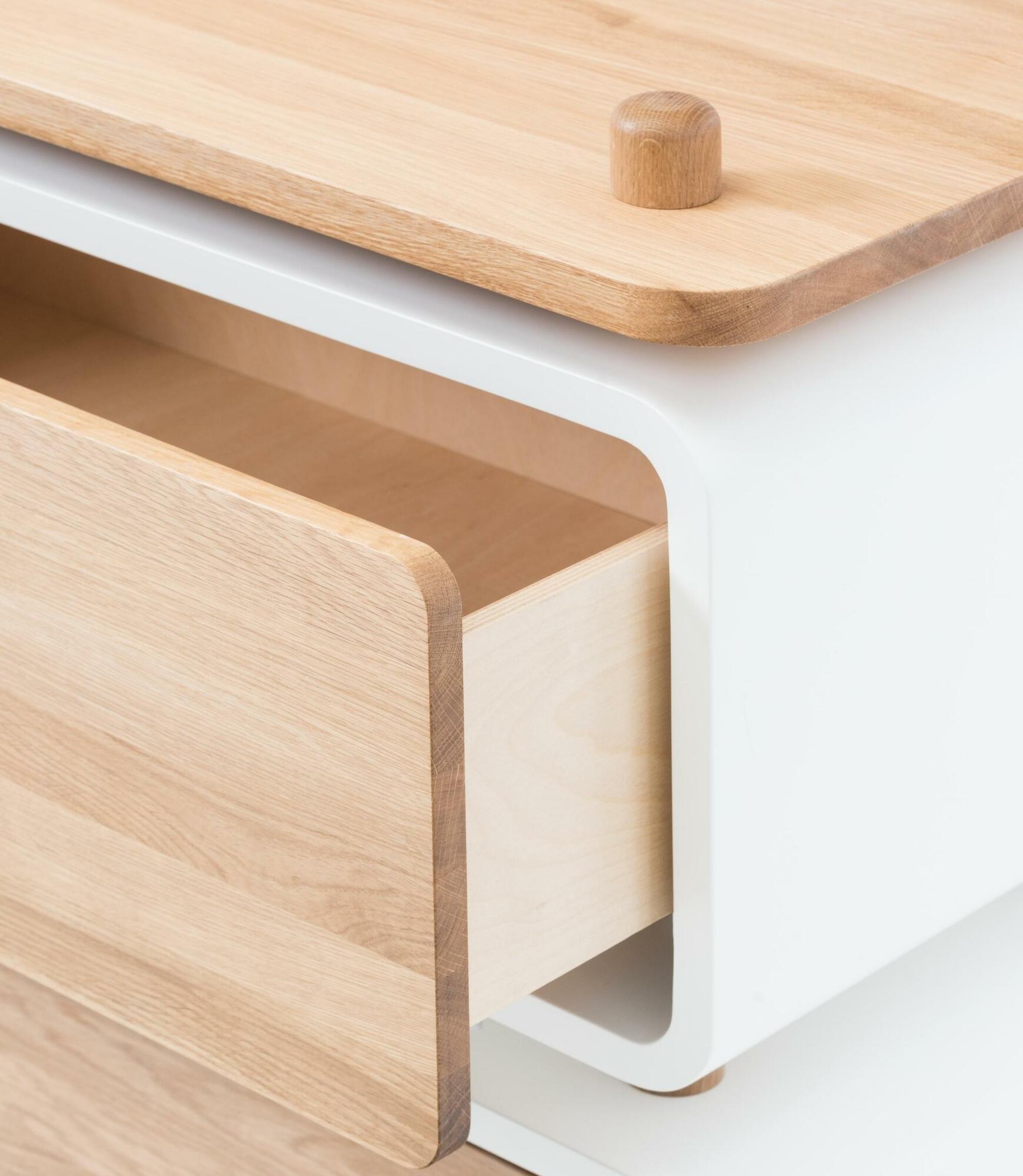 Sideboard aus Handarbeit Loop Eiche 8