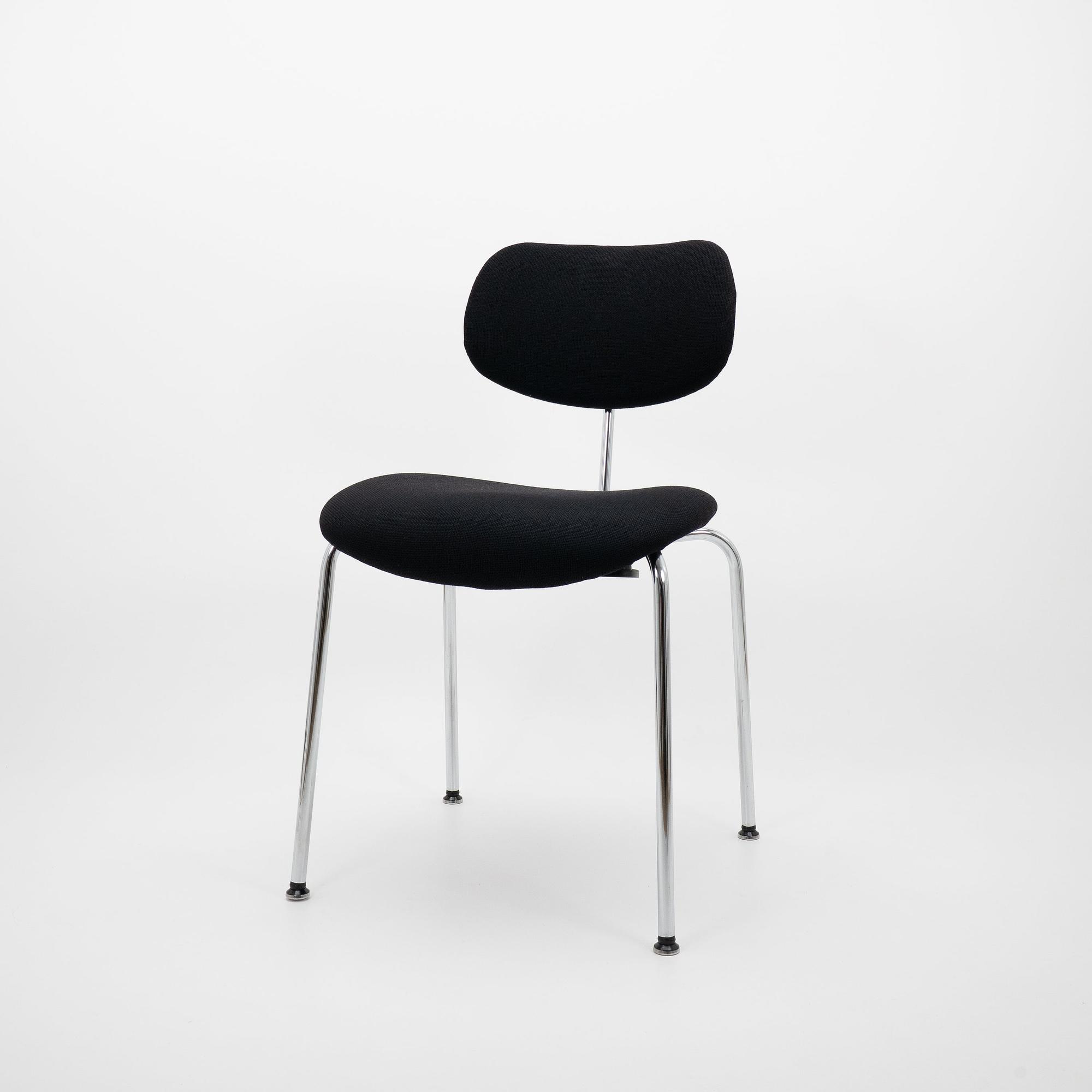 SE68 Chair Black by Wilde&Spieth 0