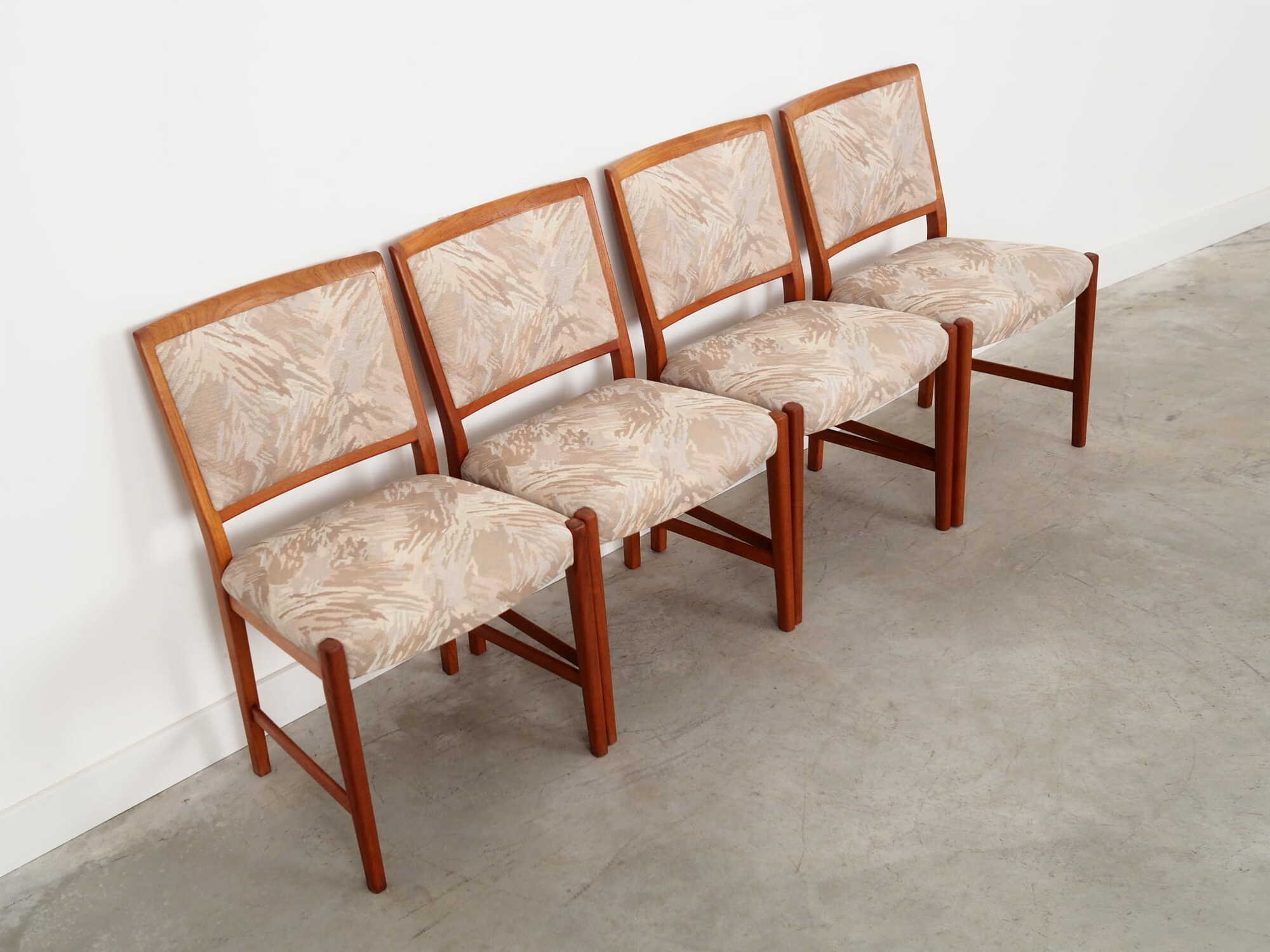 4x Stuhl Teakholz Textil Beige 1970er Jahre  2