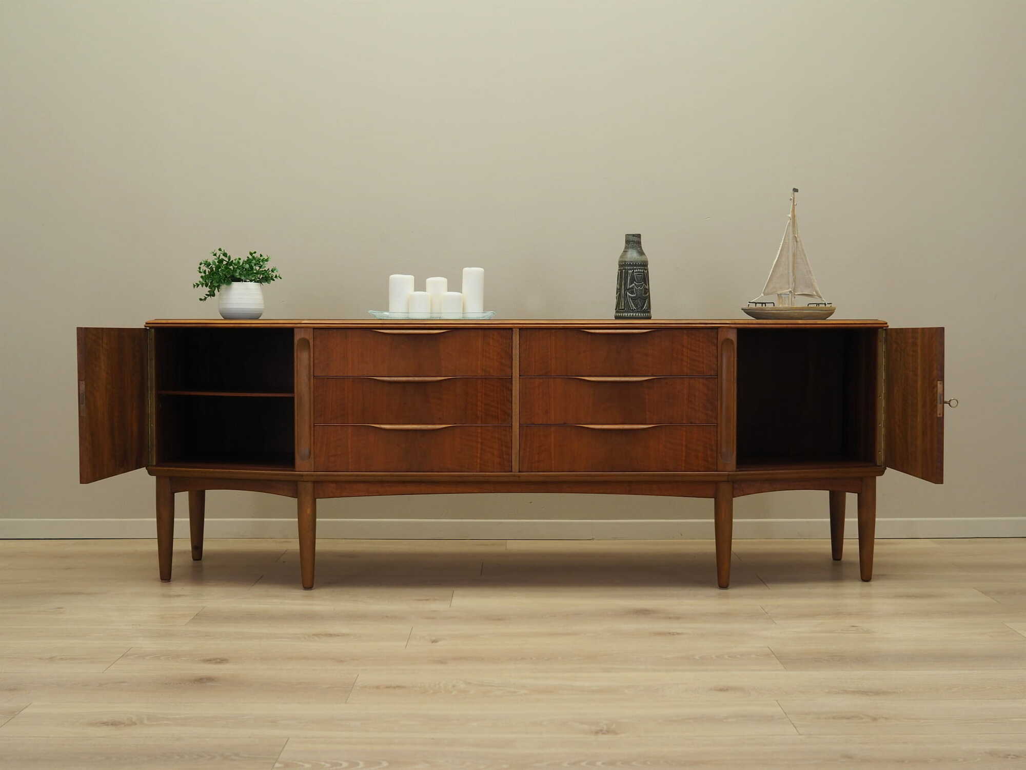 Vintage Sideboard Nussbaumholz Braun 1960er Jahre 2