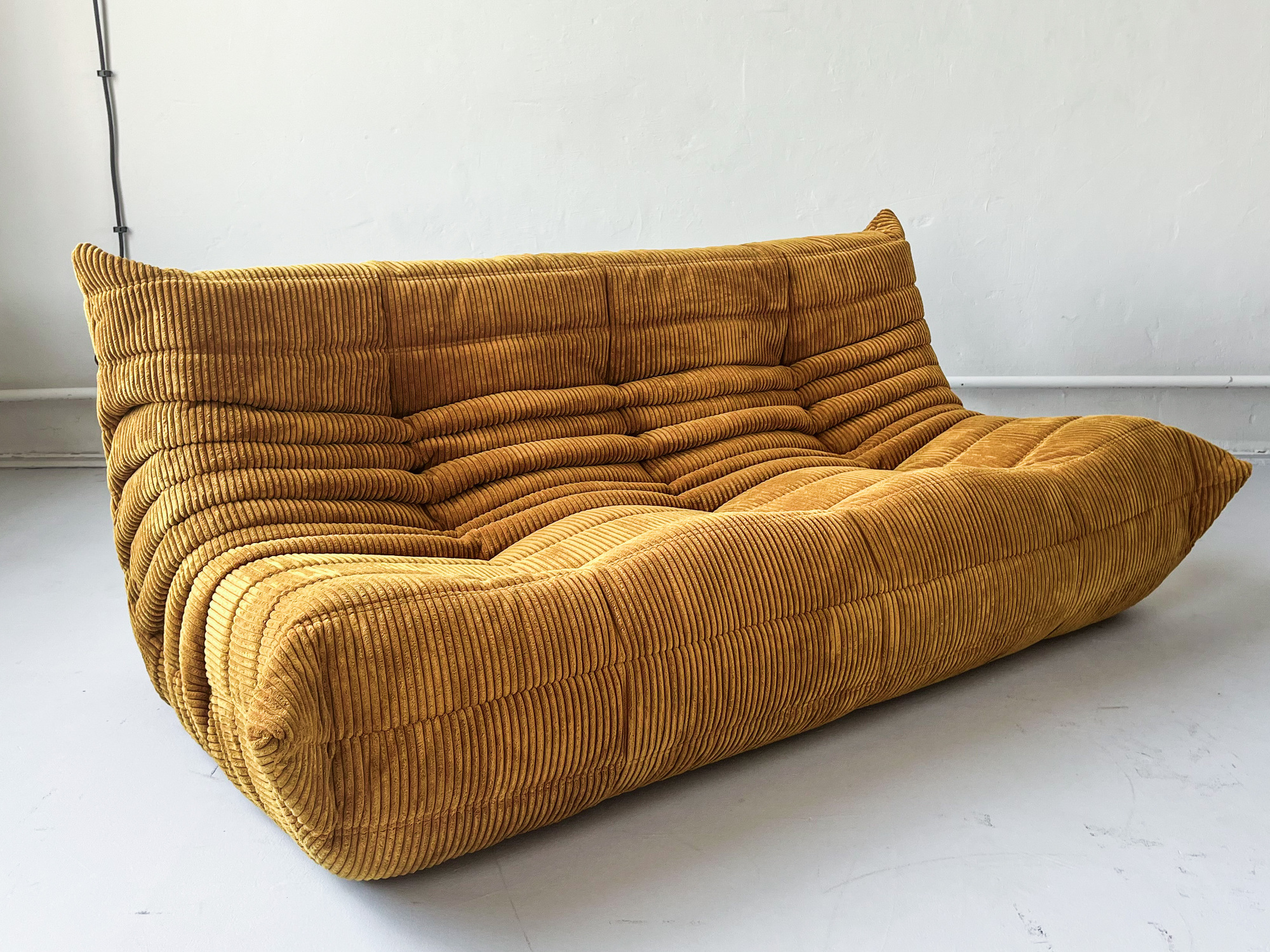 Togo Sofa 3-Sitzer Cord Sandbraun 0