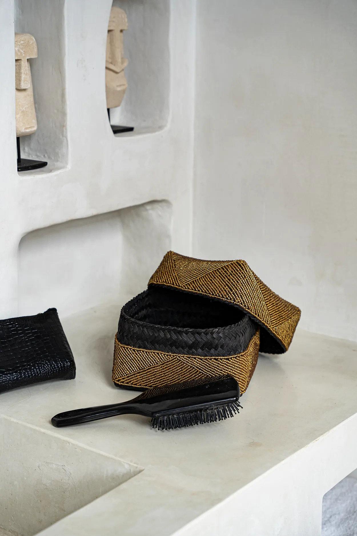 Perlenbesetzter Korb Braun 3