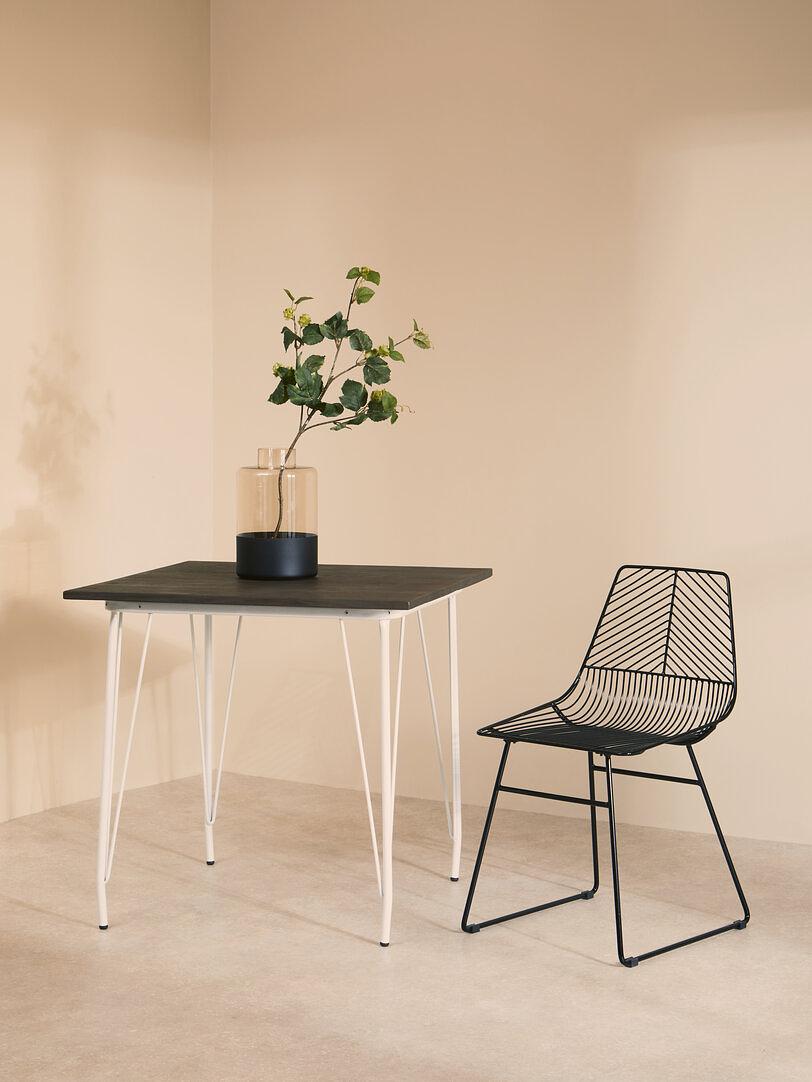 District Grey Metall und Elmholz Tisch
 1
