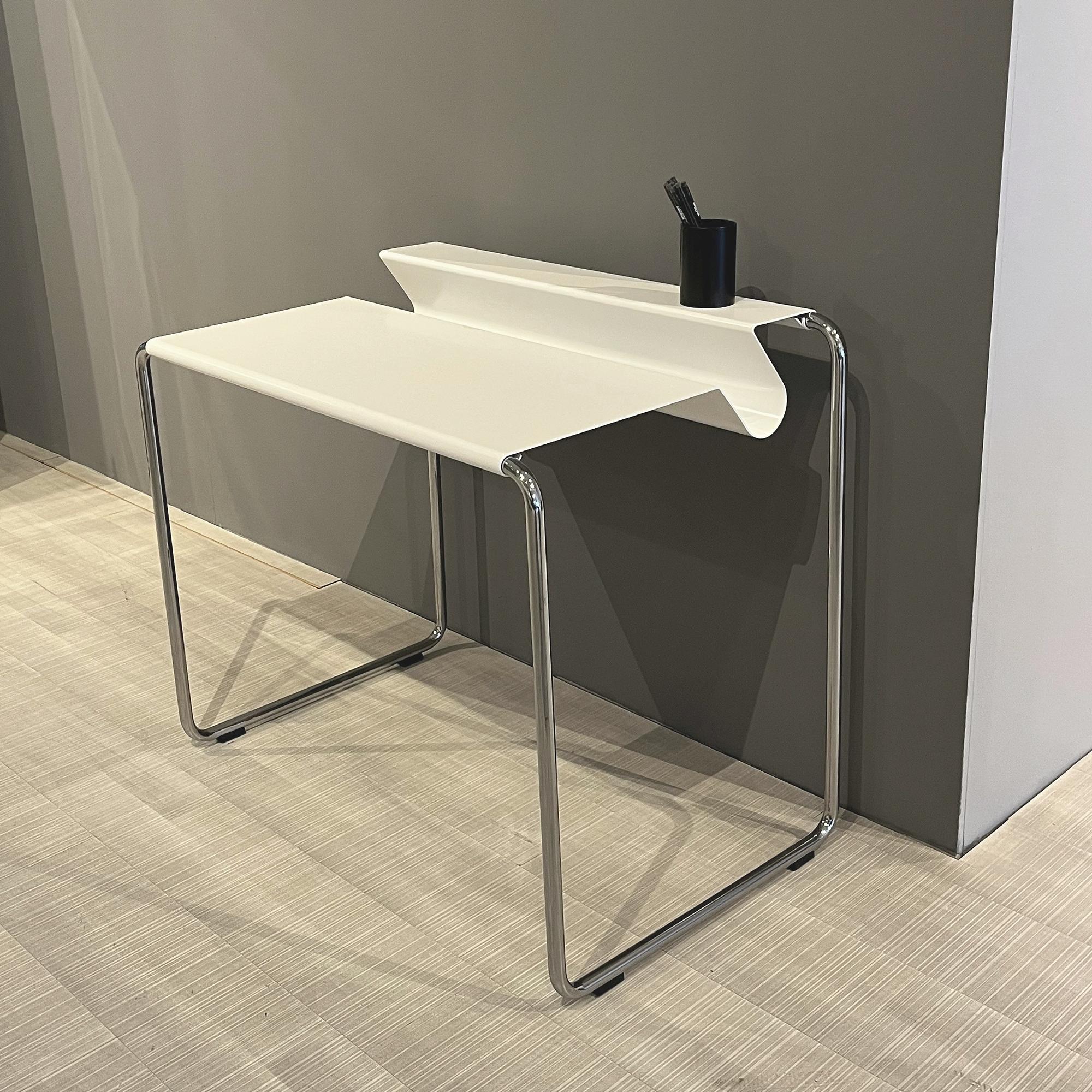 PS 07 Sekretär Stahl Signalweiß 1