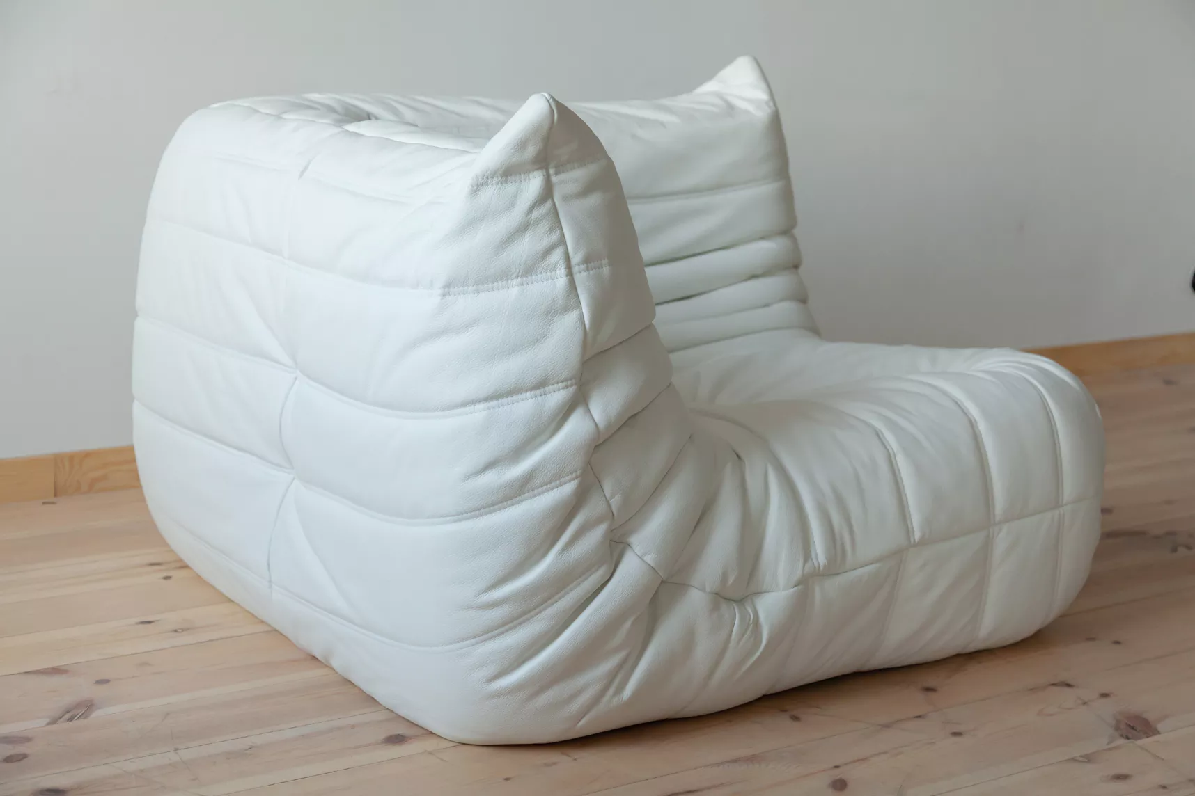 Togo Sofa Madras leather White 5