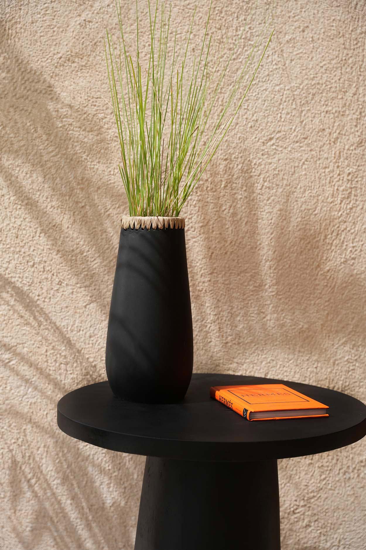 Sneaky Vase Schwarz 1