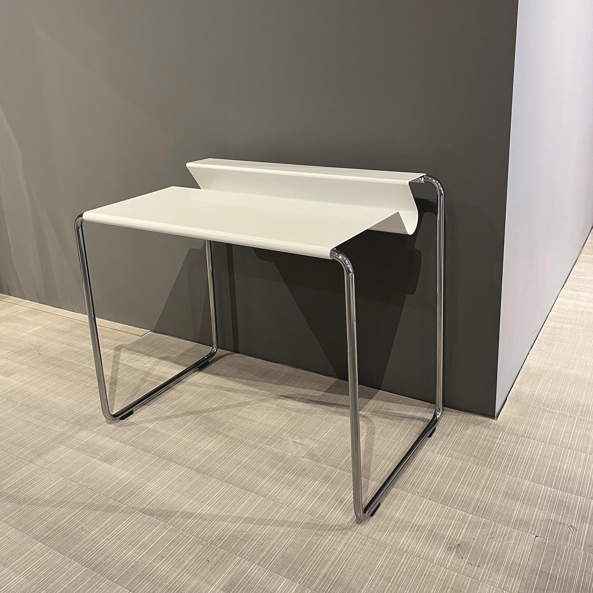 PS 07 Sekretär Stahl Signalweiß 3