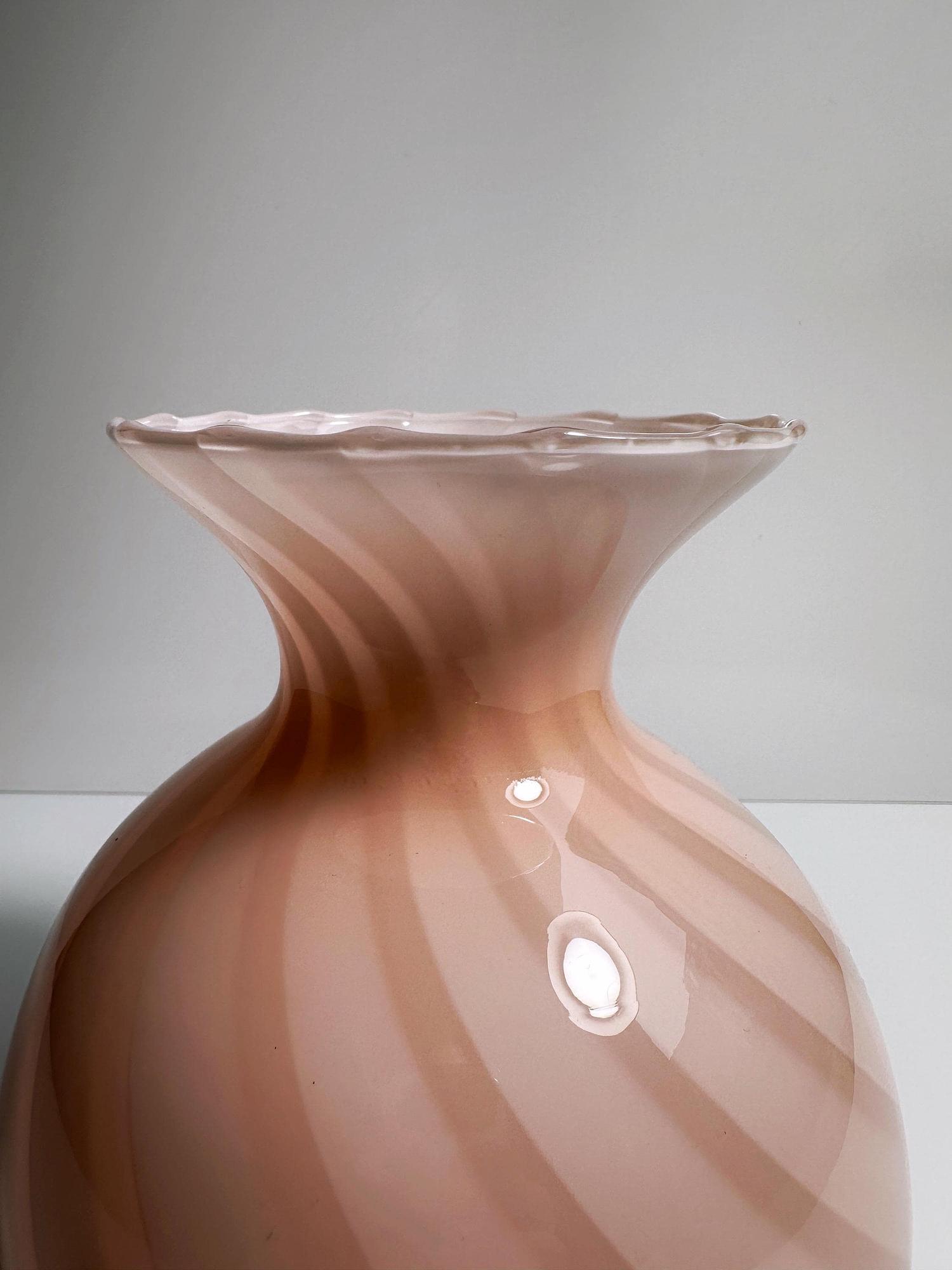 Vaso vintage in vetro di Murano rosa anni '50 2