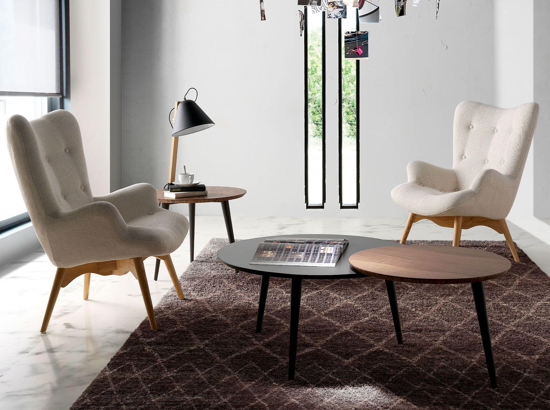 Poltrona con braccioli con gambe in legno di frassino tessuto beige 1