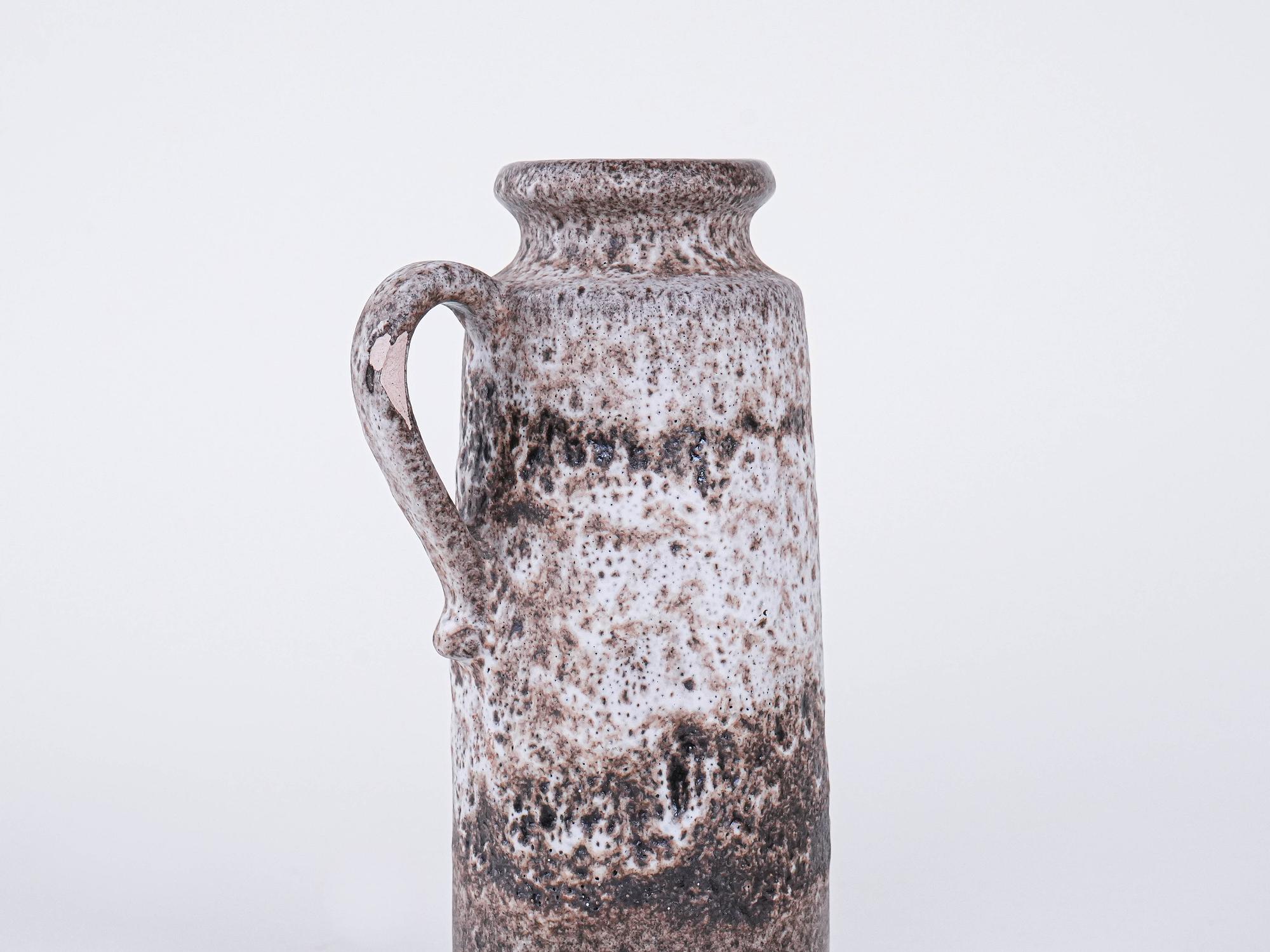 Keramikvase mit Henkel 1960er Jahre 3
