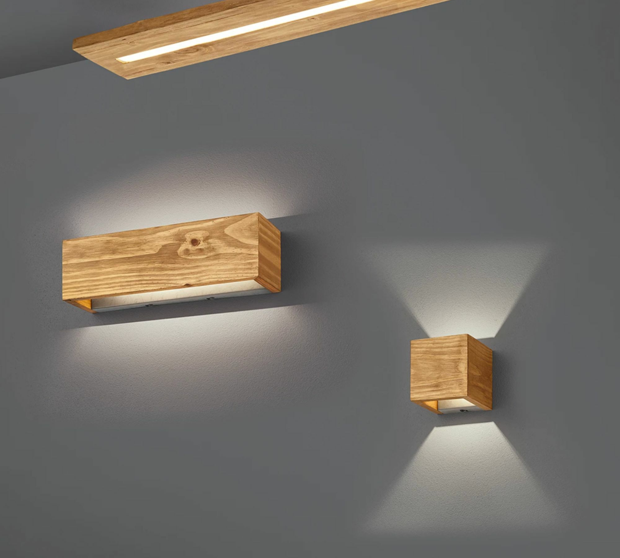 1-Light LED Wall Lamp Pine Wood Decor 1