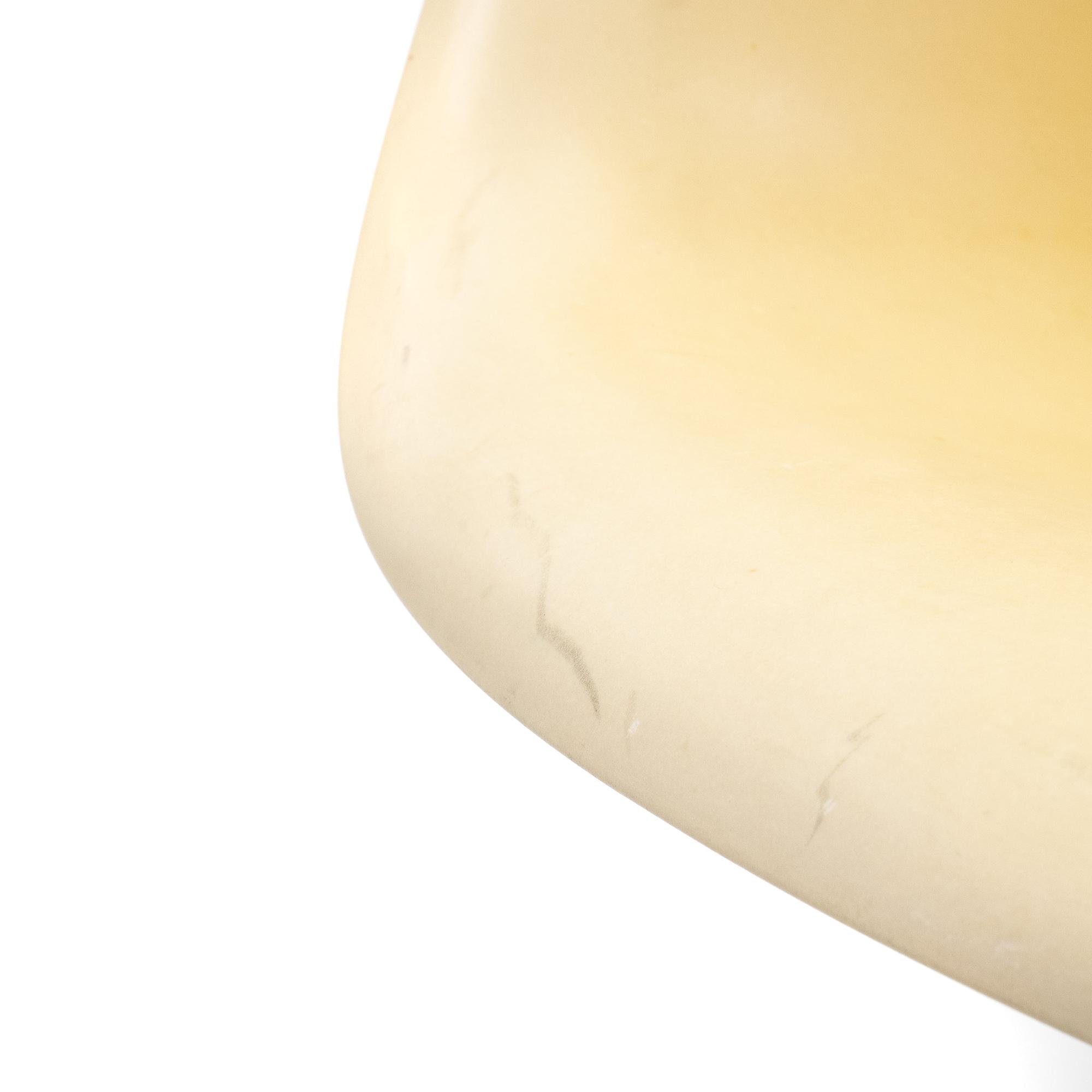 Eames RAR Armlehnstühle Weiß 2