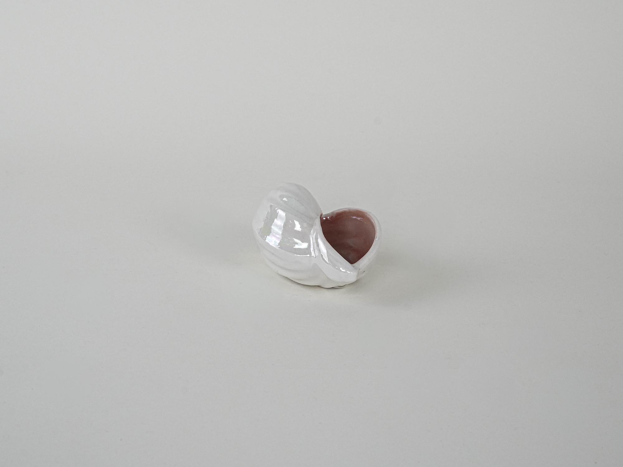 Porcelain snail white 1970s 4
