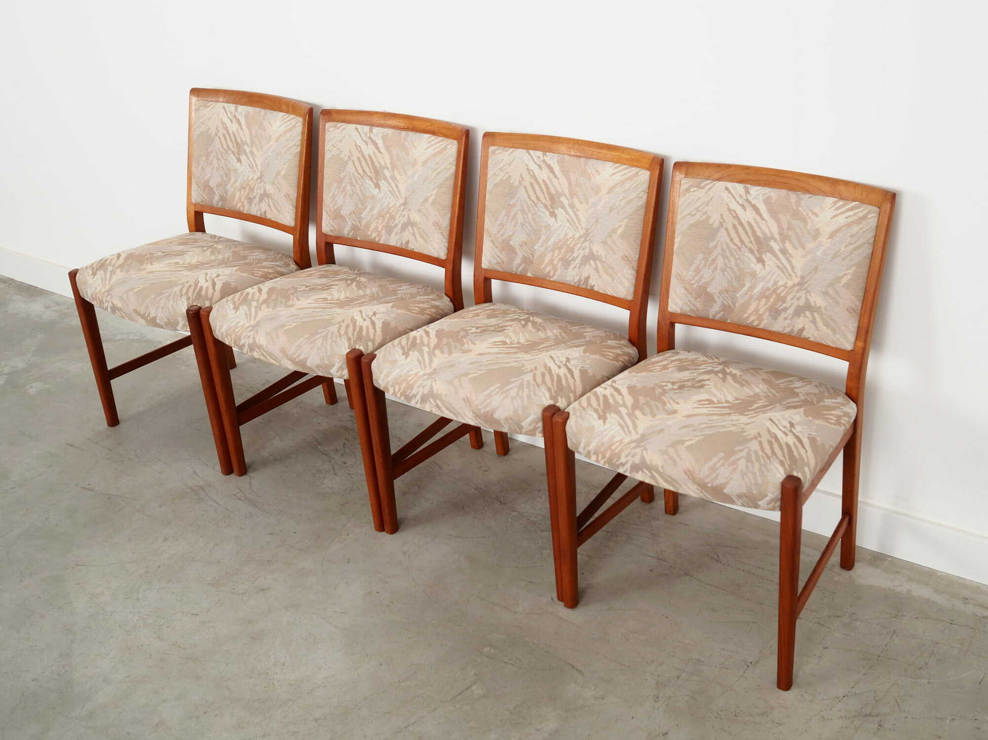 4x Stuhl Teakholz Textil Beige 1970er Jahre  3