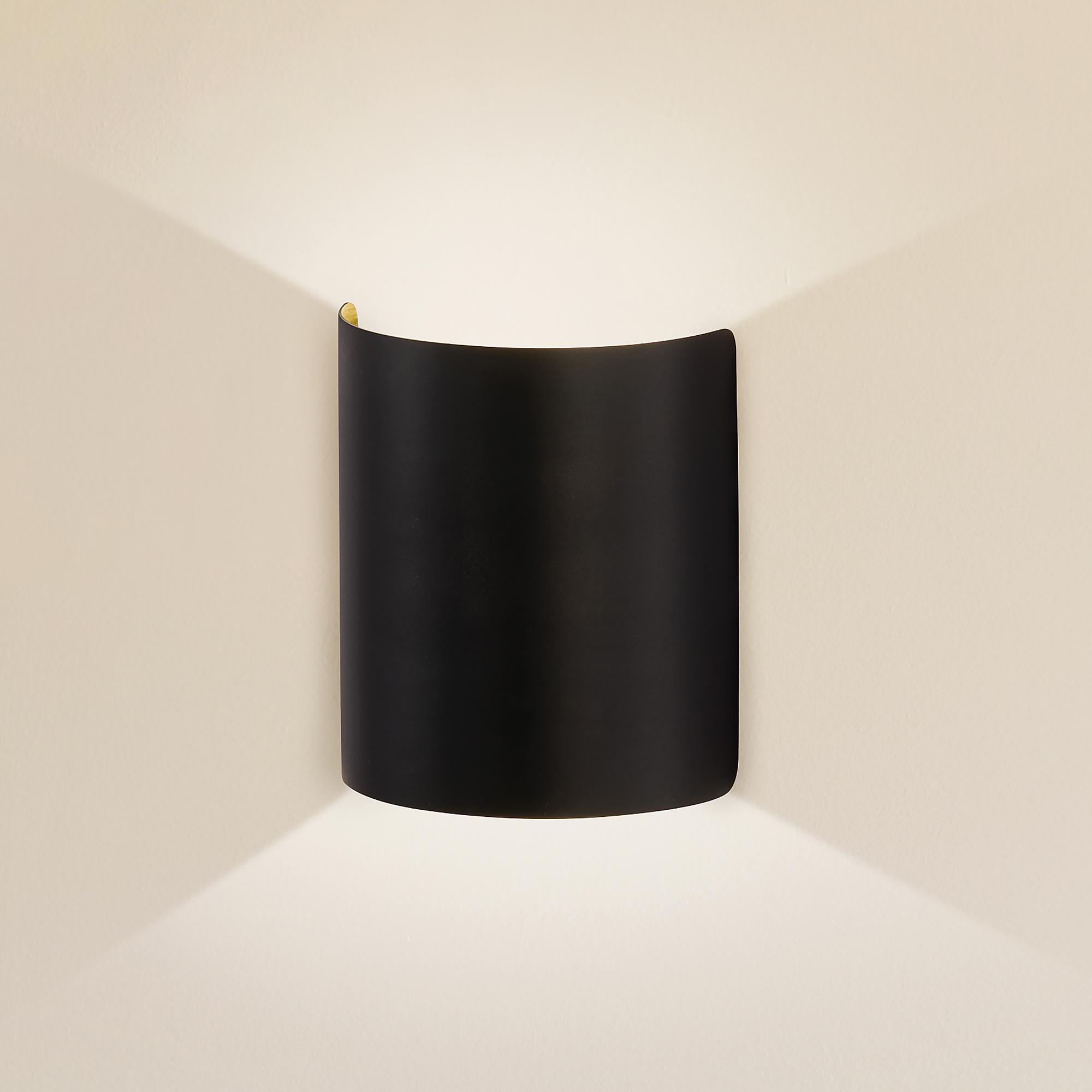 LED wall lamp Halv Black 1