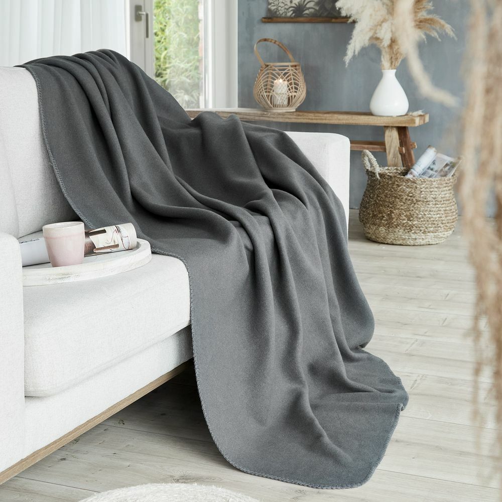 Wohndecke aus Visco Fleece Anthrazit 2