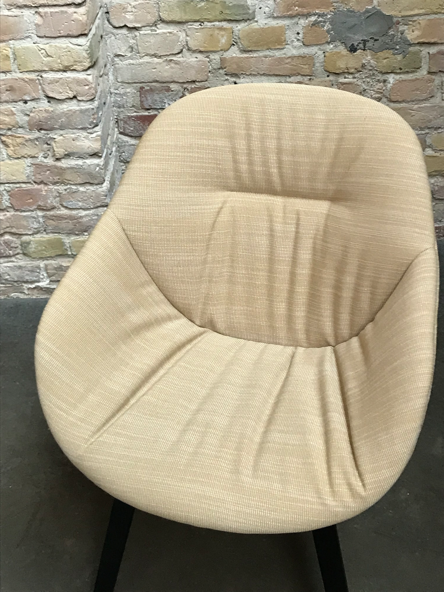 About A Chair AAC 123 Soft Duo Beige 3