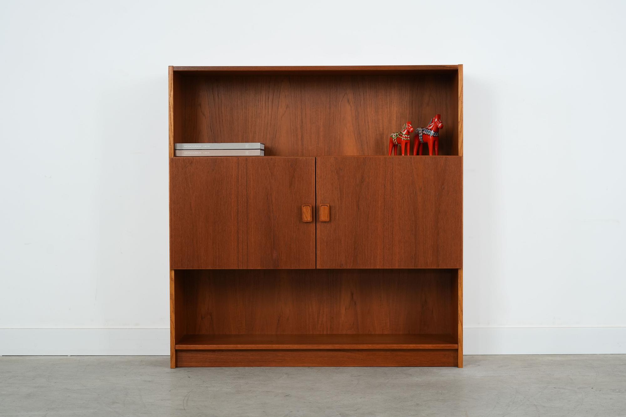 Regal Teakholz 1970er Jahre 2