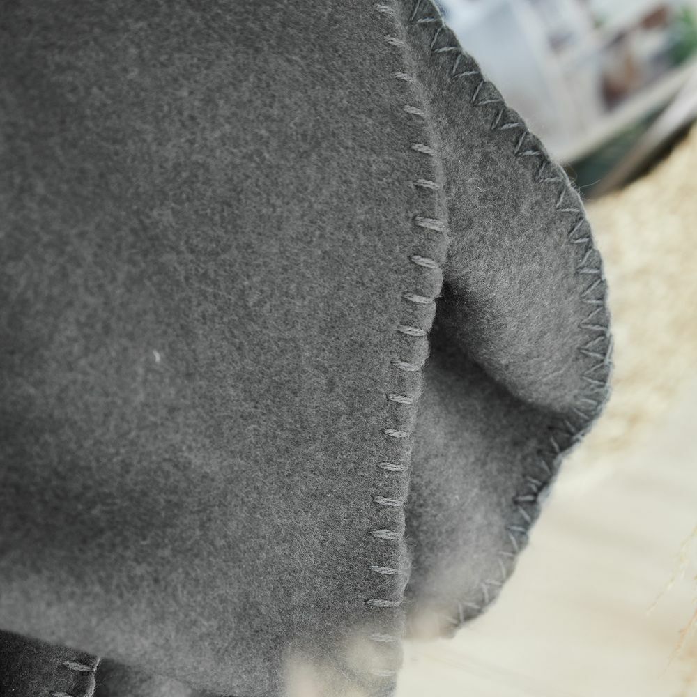 Wohndecke aus Visco Fleece Anthrazit 3