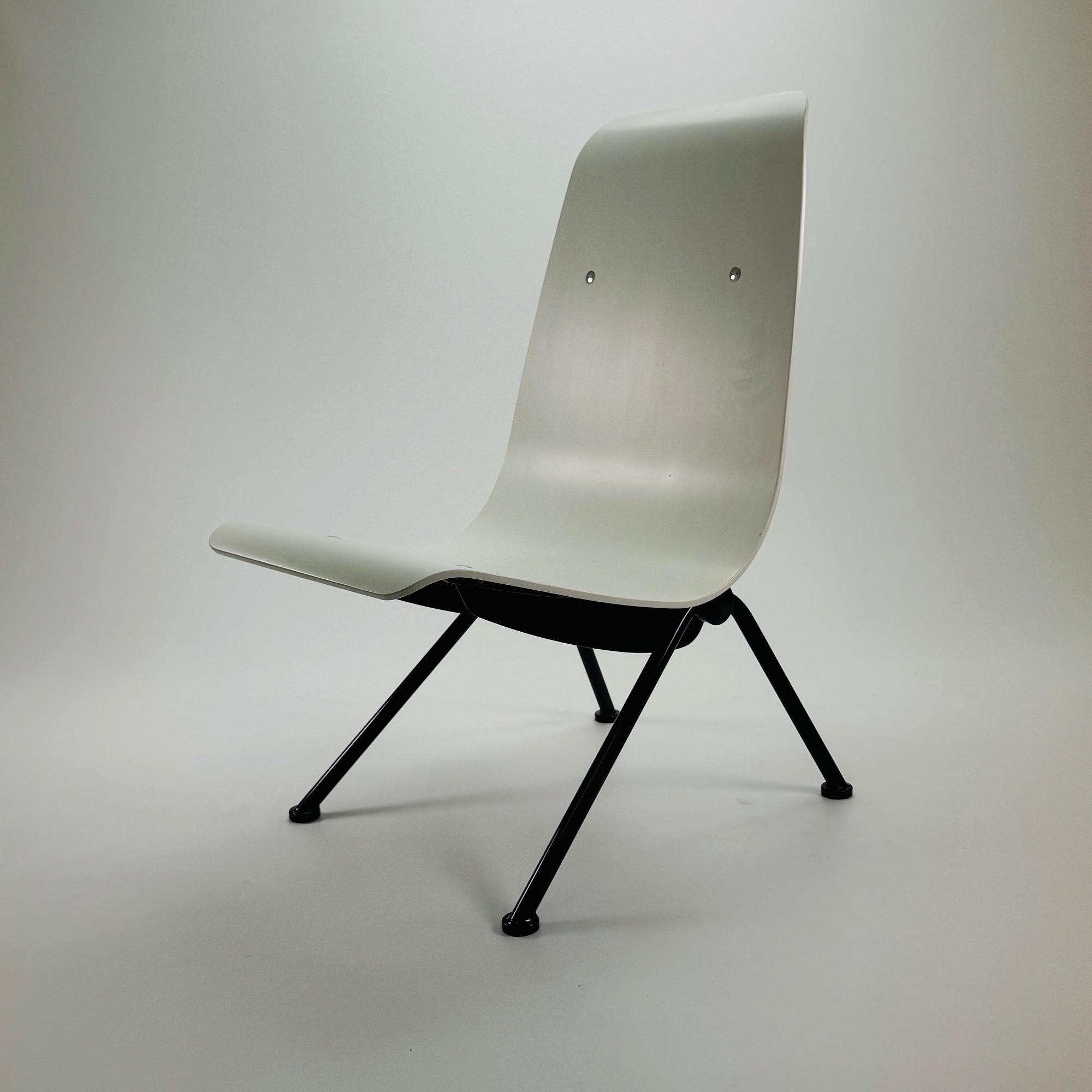 Antony Stuhl Holz Weiss 2