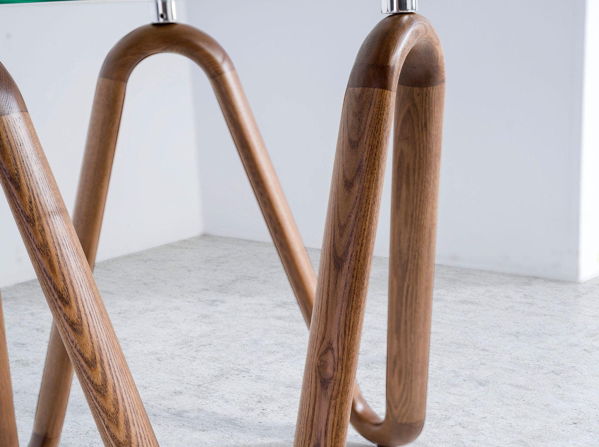 Round side table
Glass walnut 4