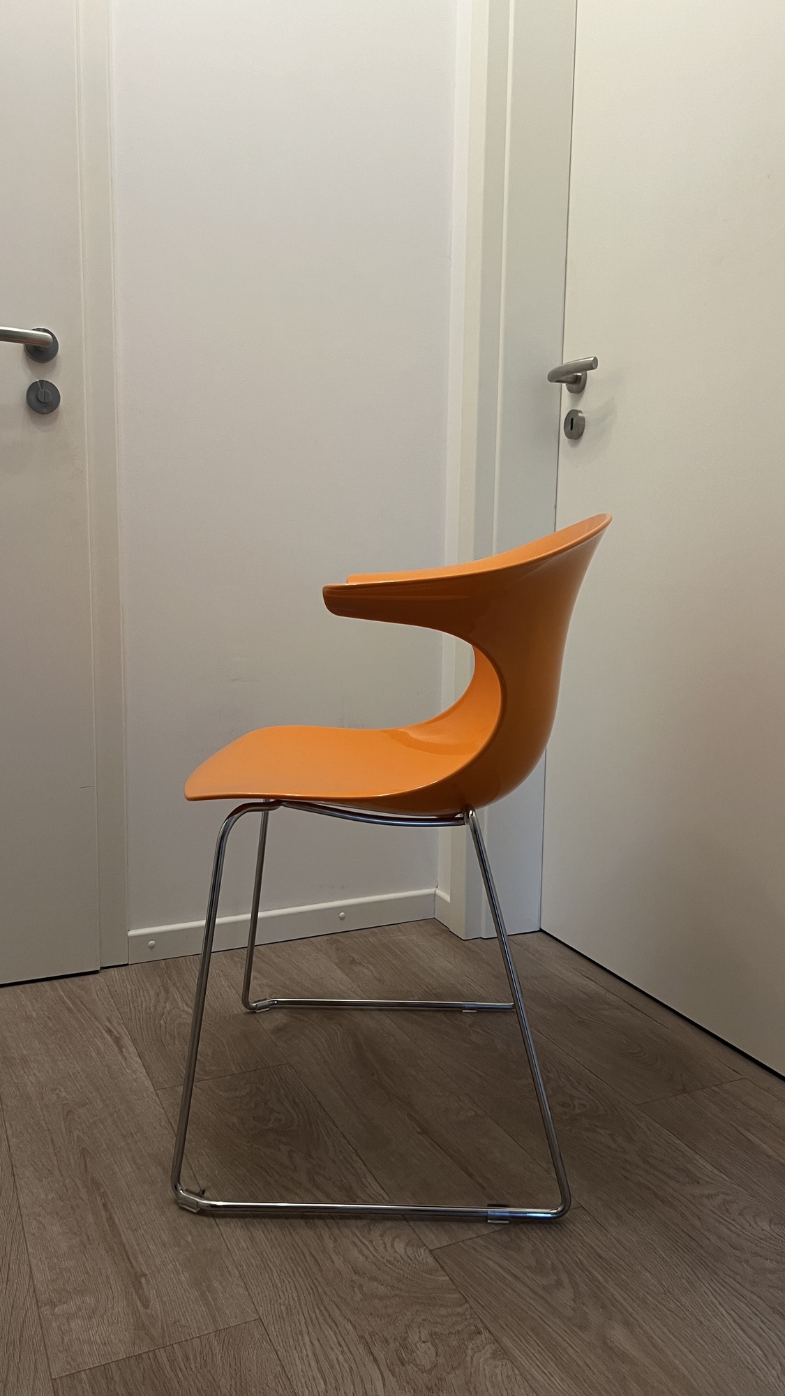 Loop Stuhl Kunststoff Stahl Orange 1