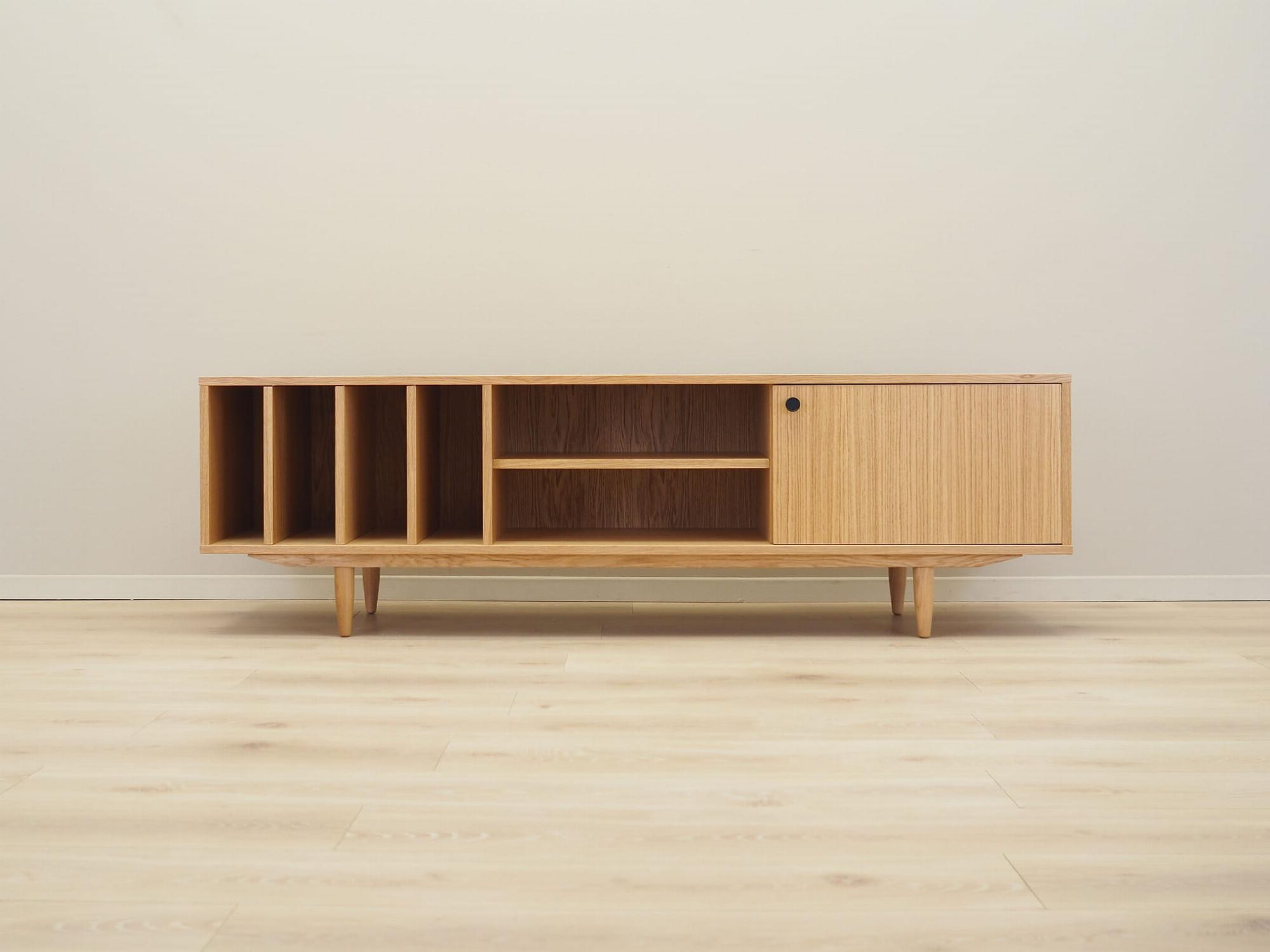 D-S19 Vinylschrank Eichenfurnier 7