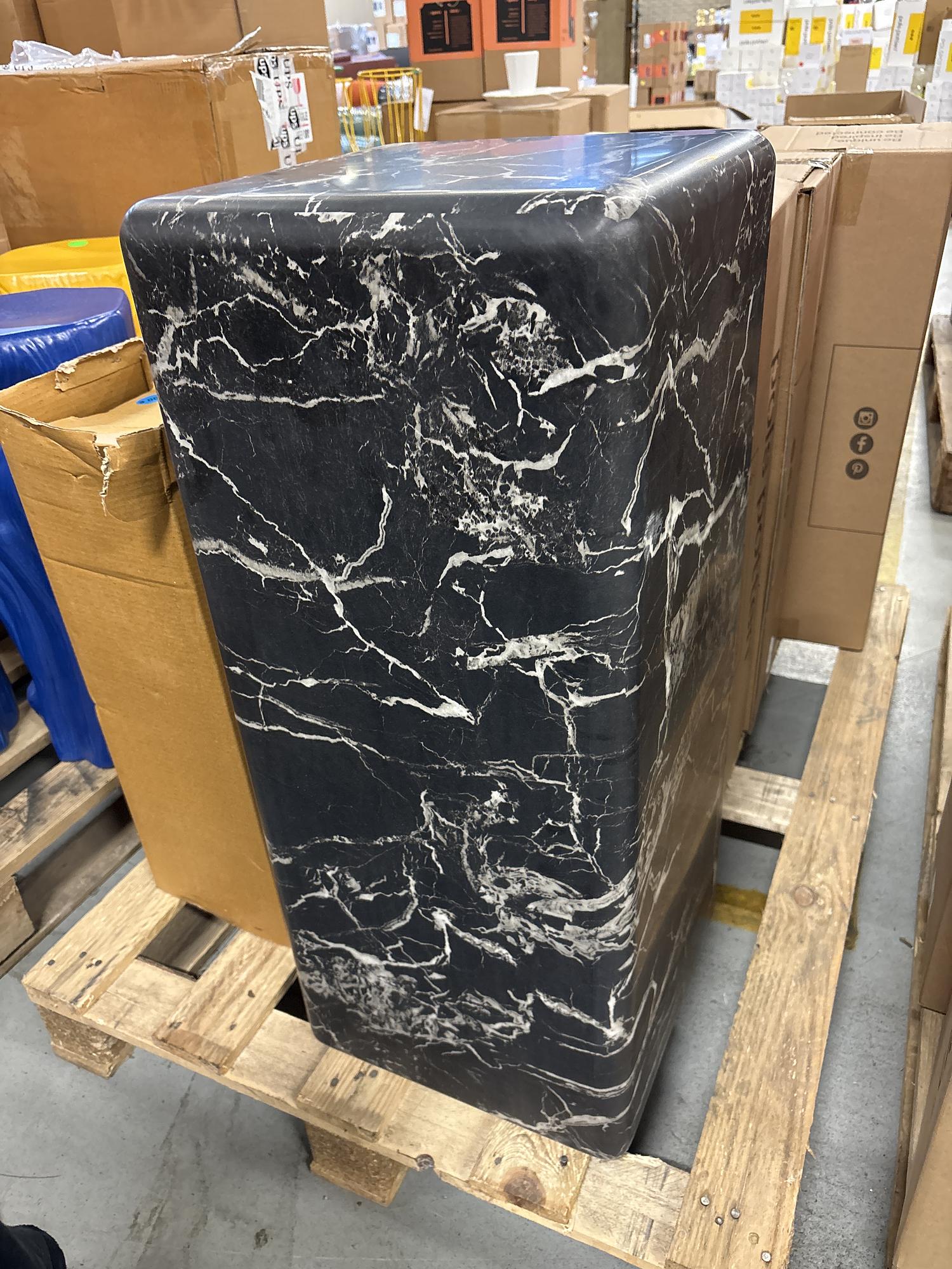 Column Polspotten Marble Black 1