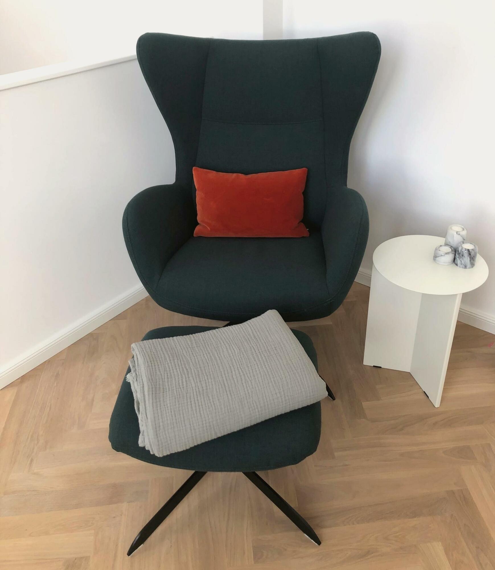 Bolia Solo Drehsessel mit Hocker 0