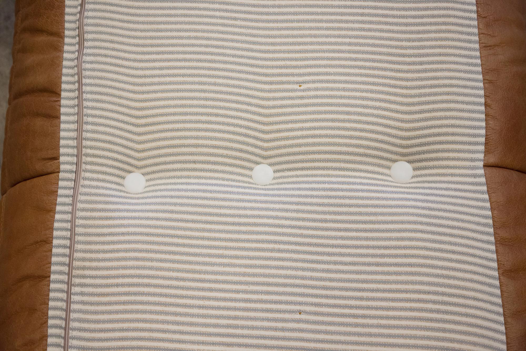 Togo Ottoman pelle pull-up marrone tabacco 2