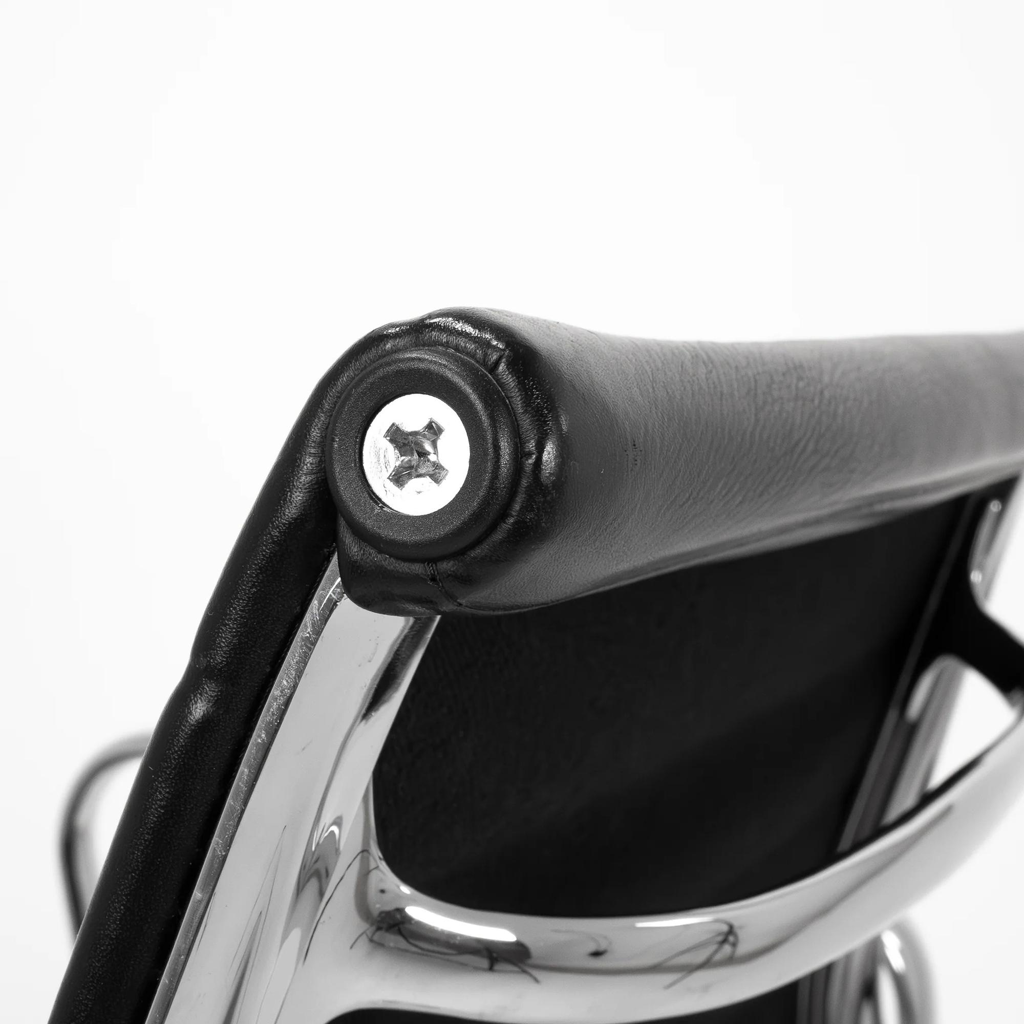 EA108 Bürostühl Eames Chrom Schwarz 7