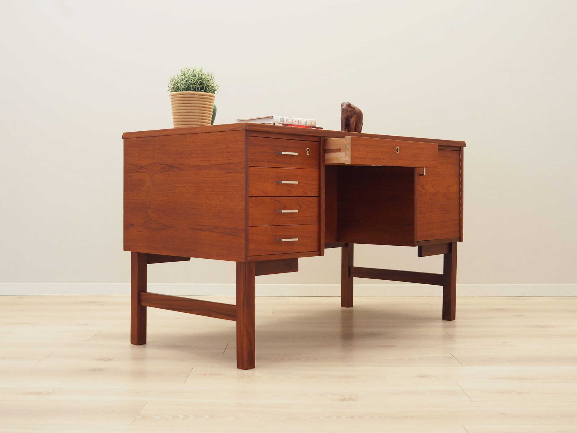 Vintage Schreibtisch Teakholz Braun 1960er Jahre 5