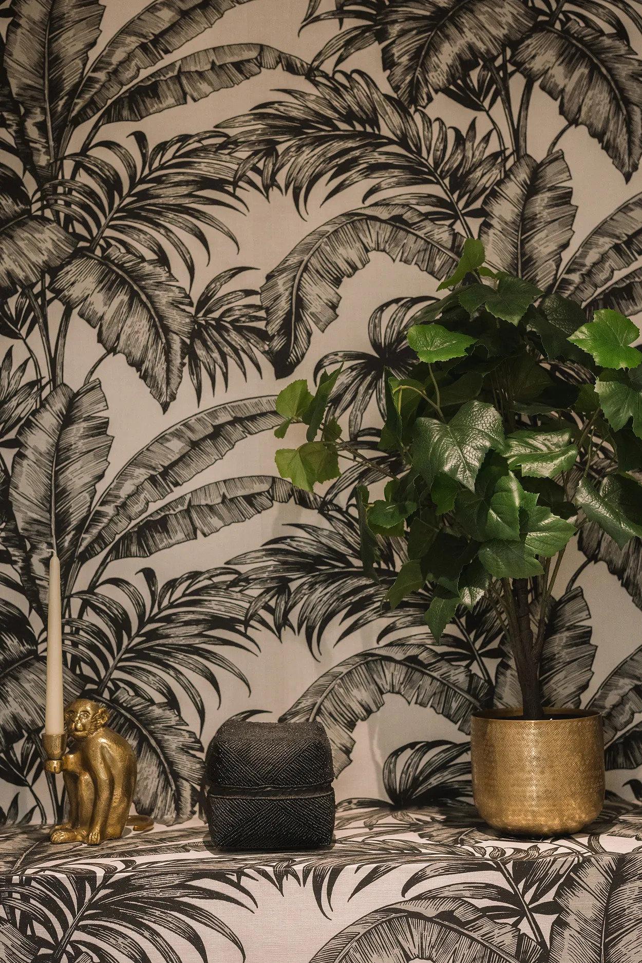 Perlenbesetzter Korb Schwarz 2