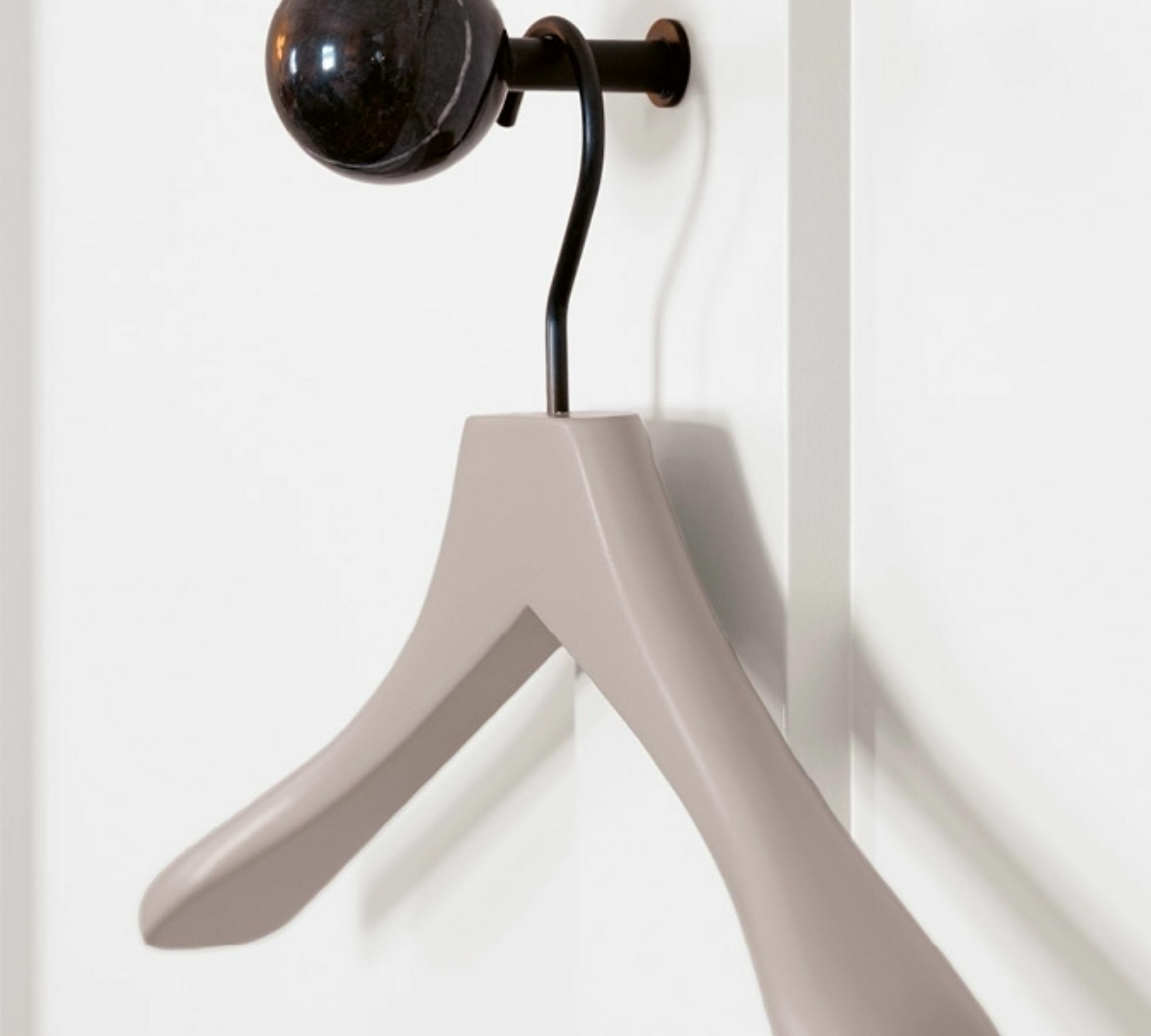 0112.Kleiderbügel Holz Metall Blau 3