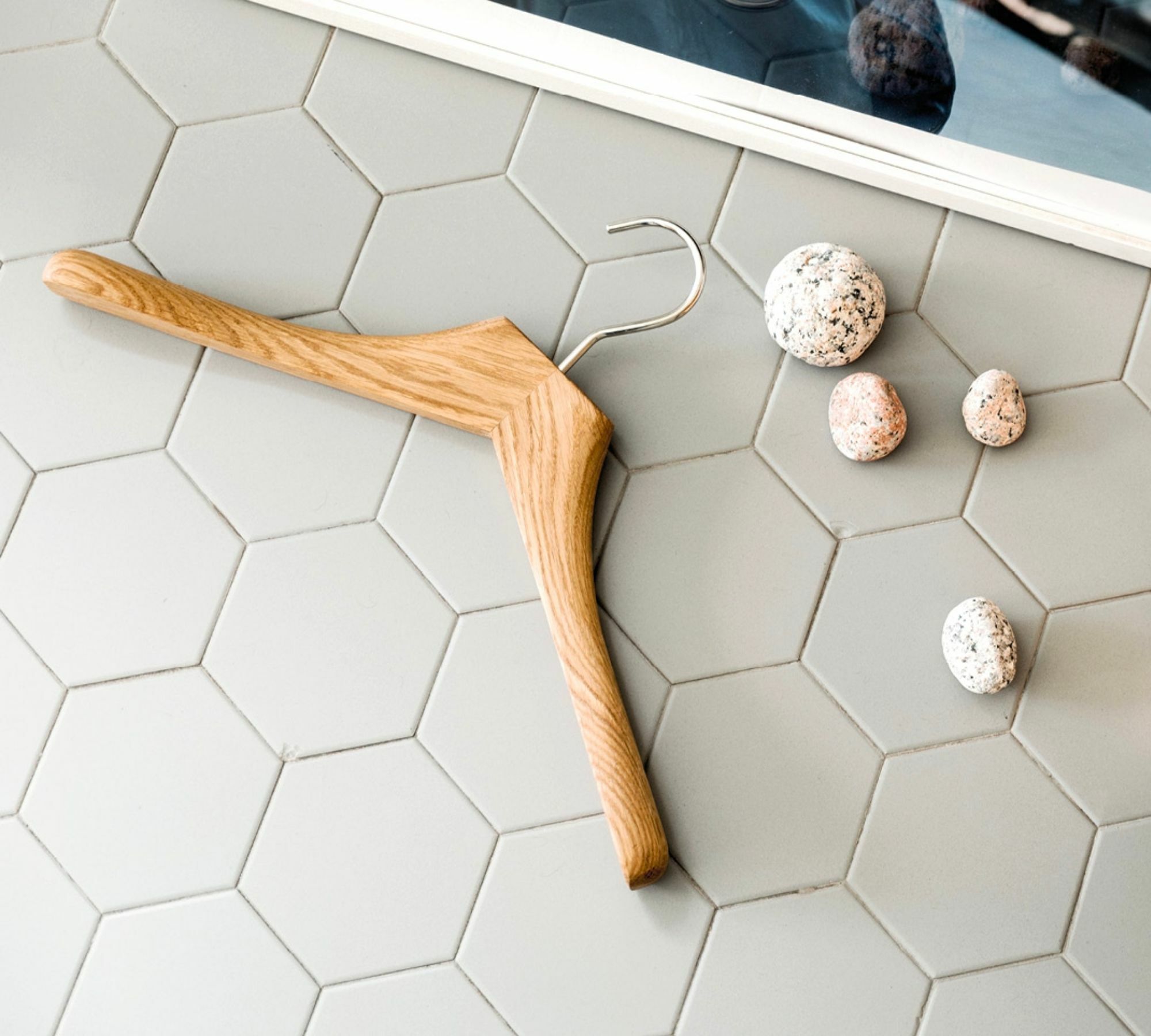 0112.Kleiderbügel Holz Metall Blau 4