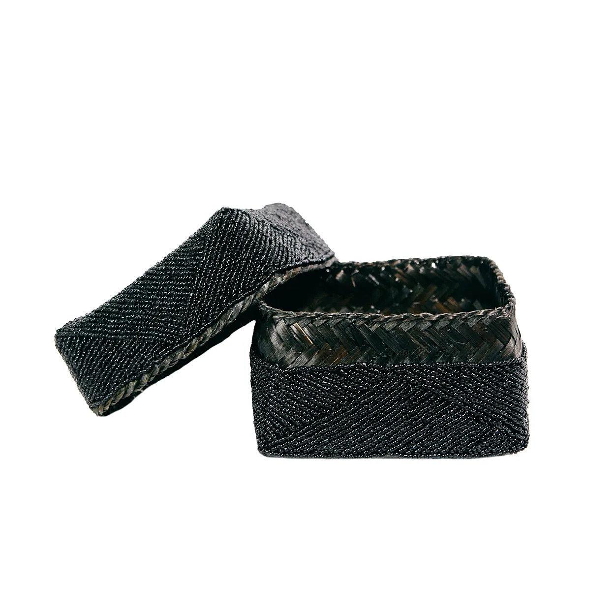 Beaded basket Black 4
