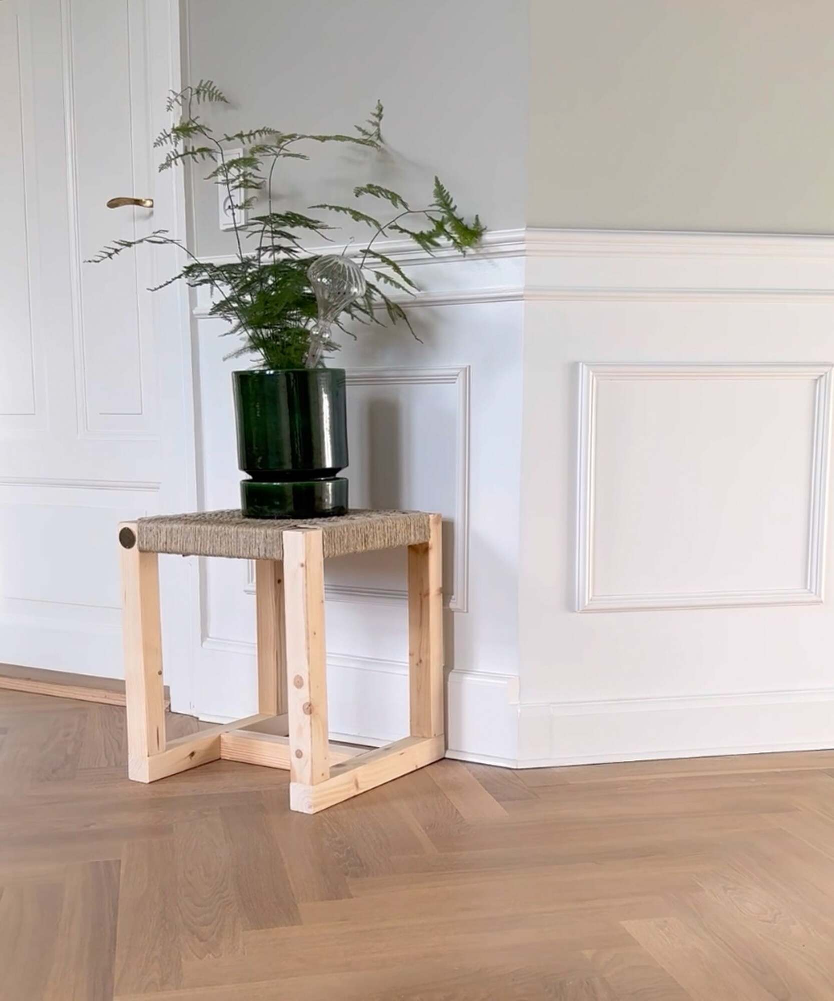 DIY-Hocker aus Korbgeflecht 5