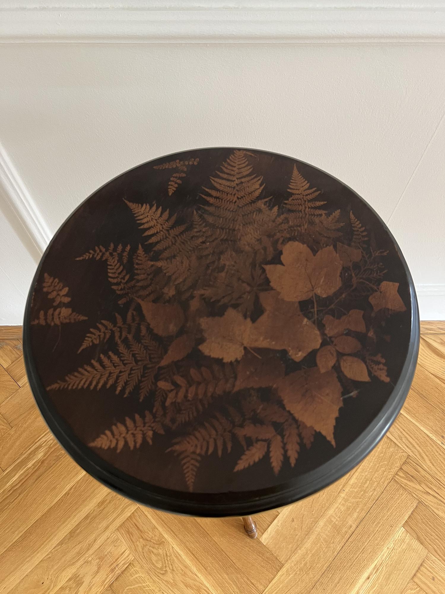 Three-legged side table wood 37cm 1