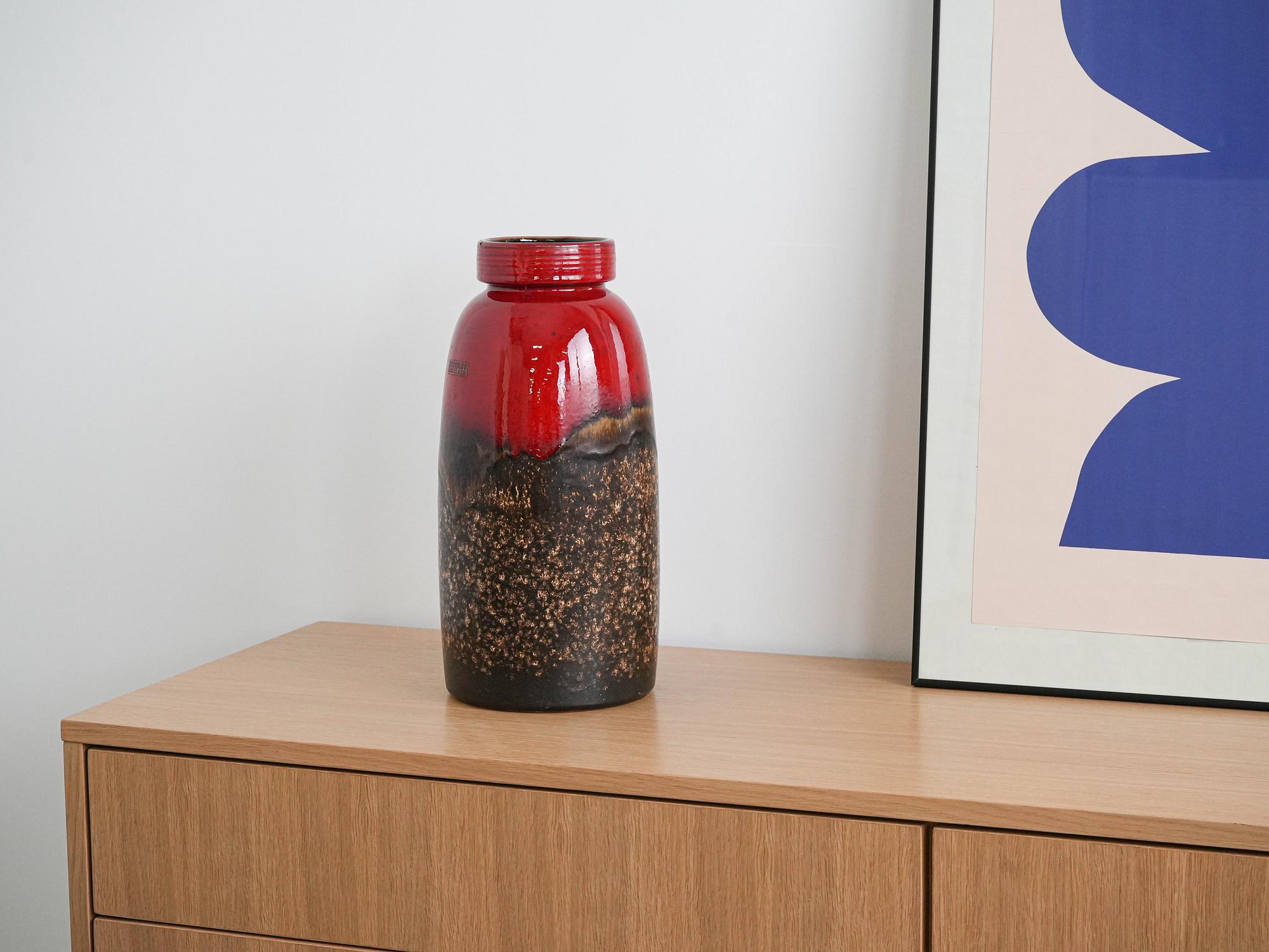 Model 553-38 Ceramic vase Red 1