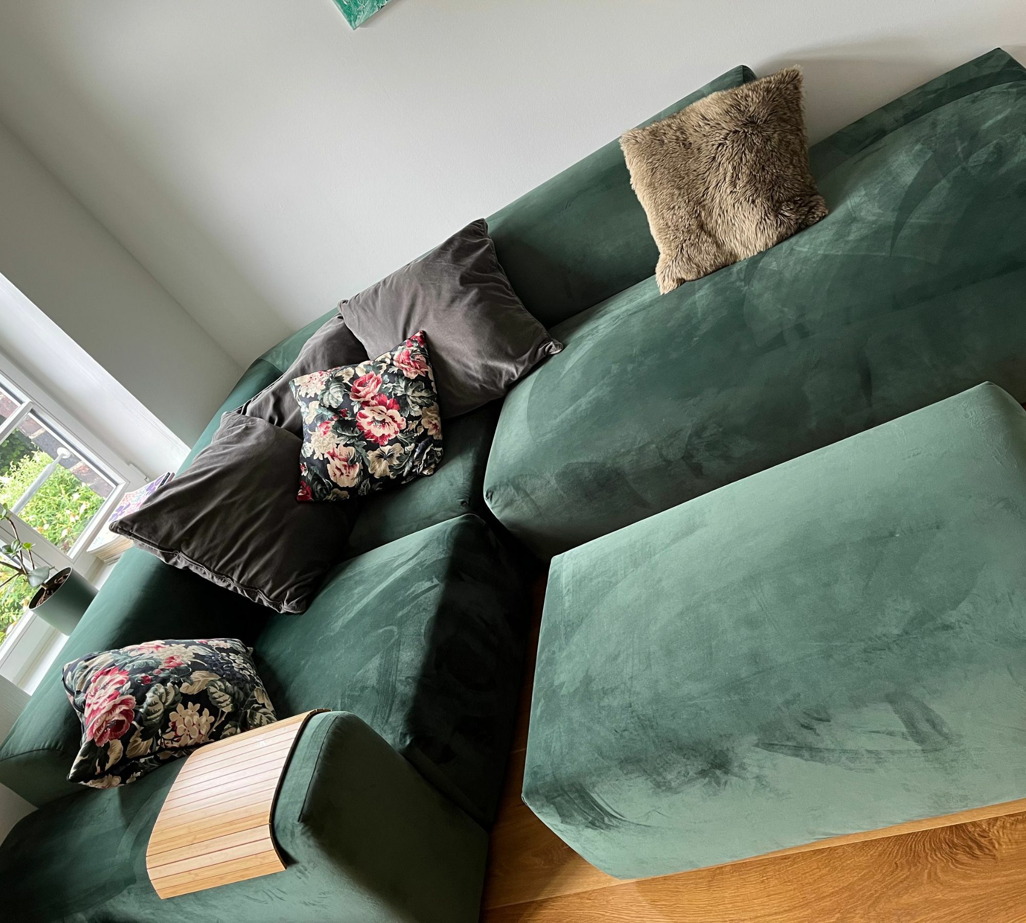 Pyllow Sofa Récamiere Rechts inkl. Hocker Samt Tannengrün  2