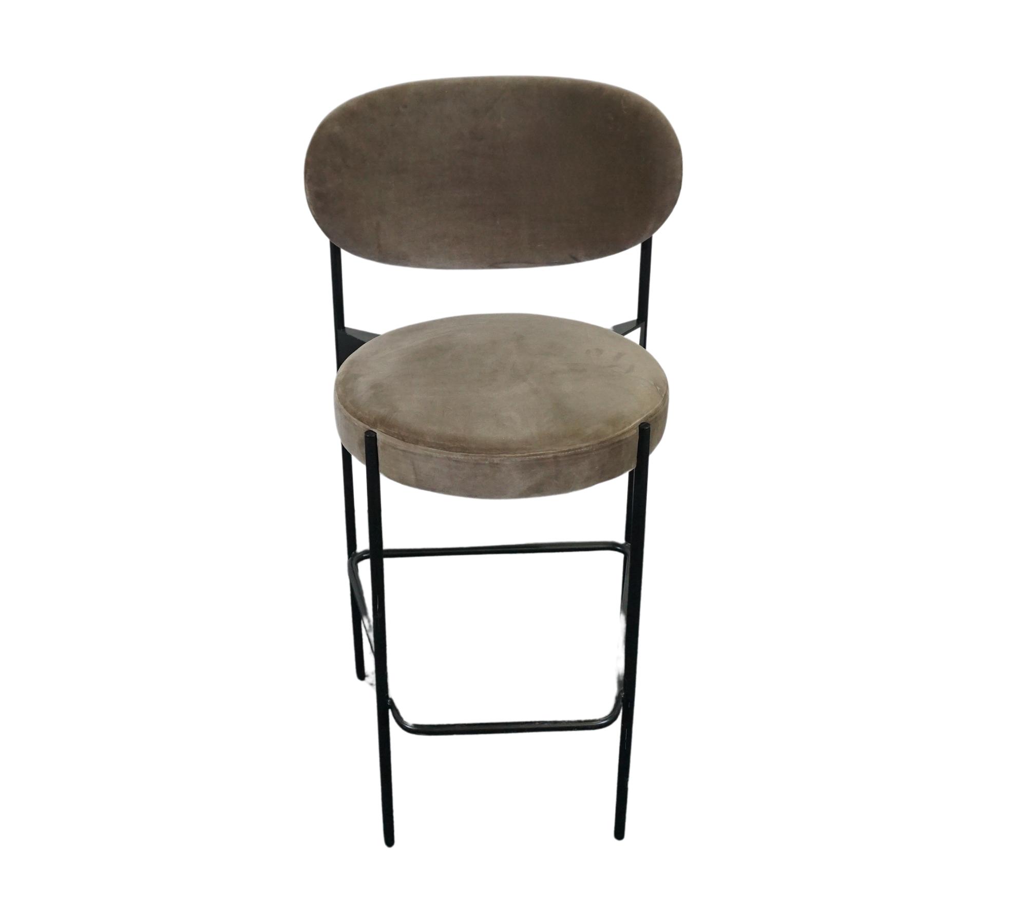 Series 430 Hocker Samt Taupe 2