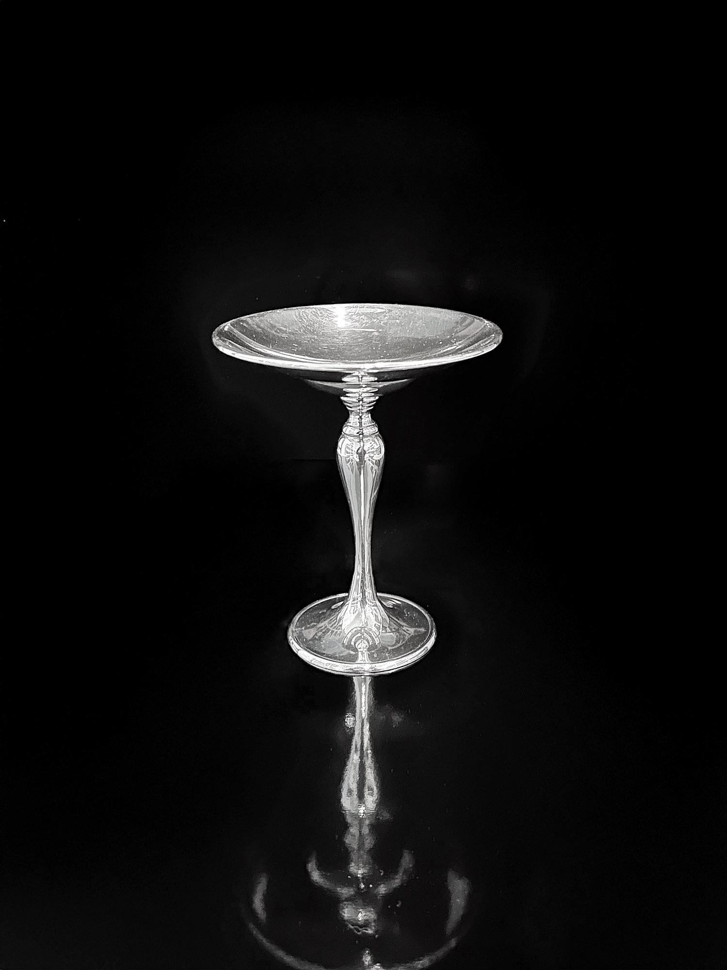 Coppa con piede in metallo argento anni '80 4