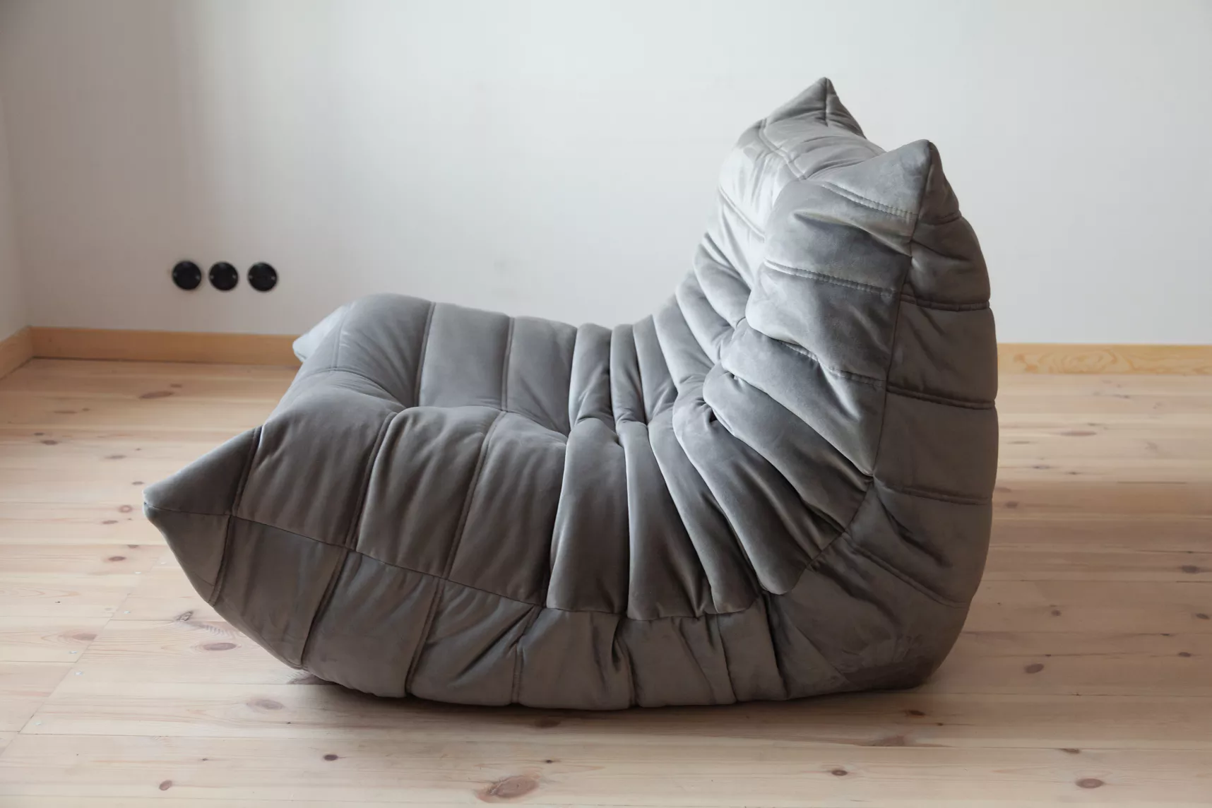 Togo Armchair Velvet Silver Grey 3