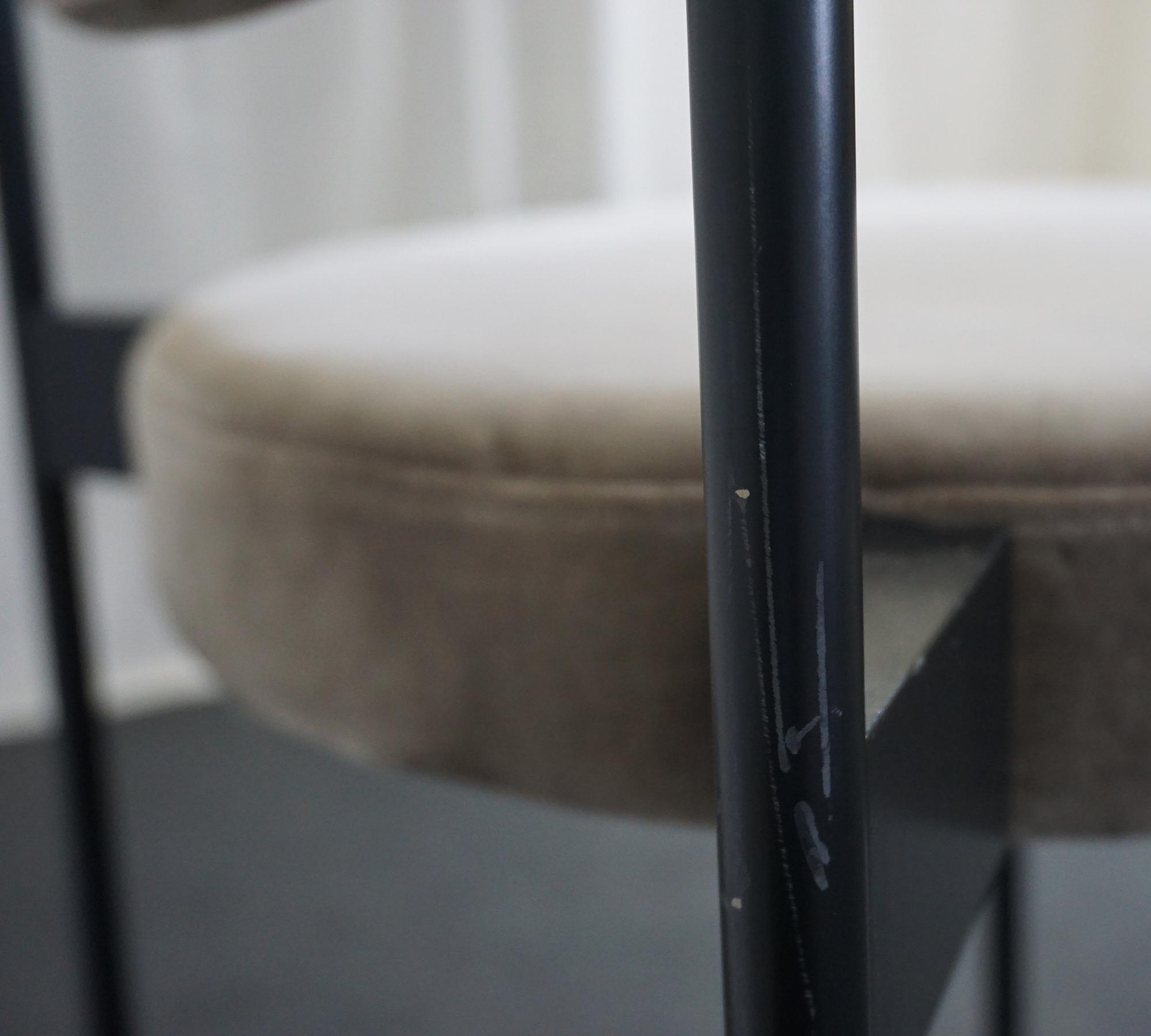 Series 430 Hocker Samt Taupe 4