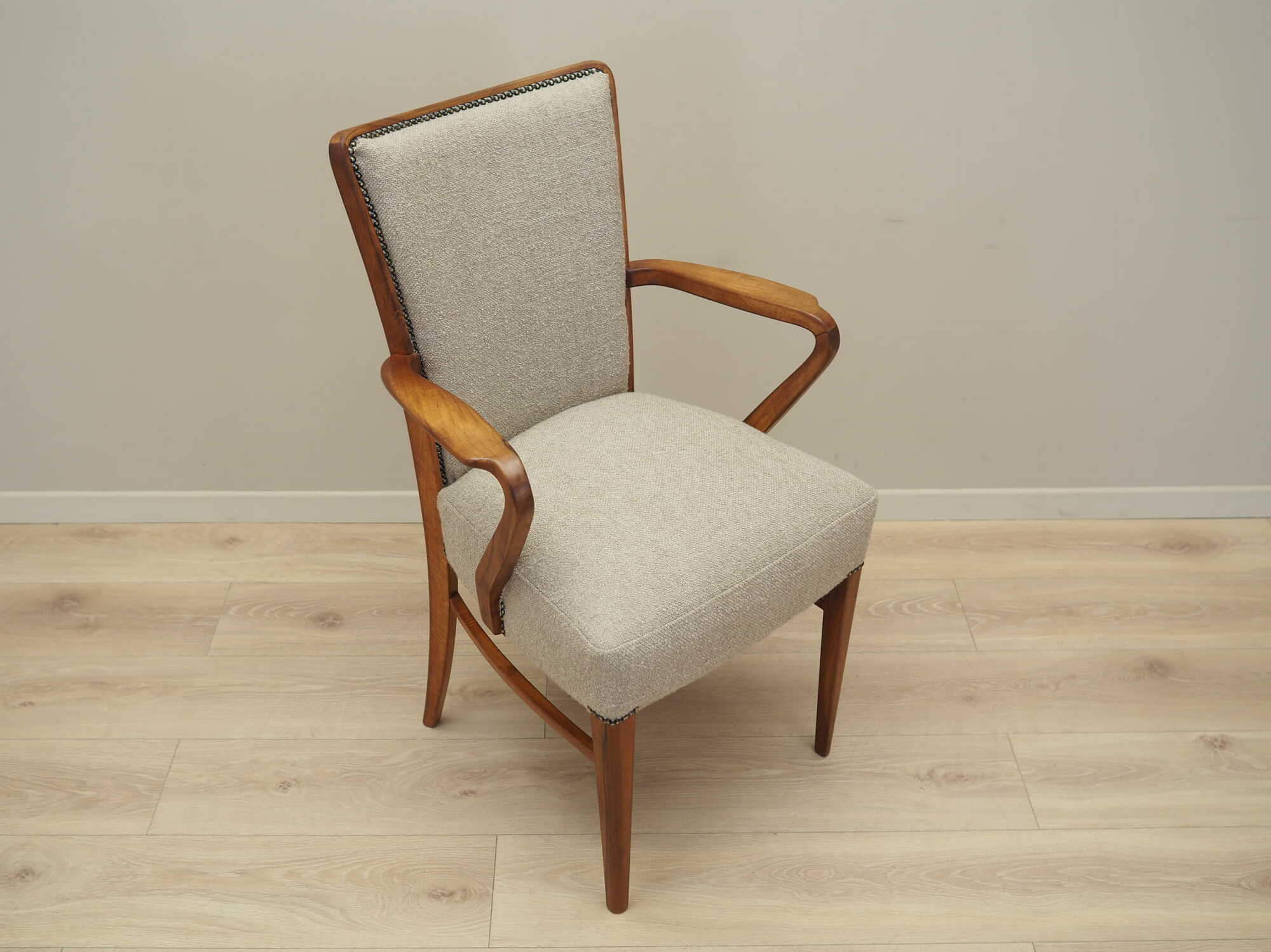 Vintage Stuhl Walnussholz Textil Grau 1970er Jahre 7
