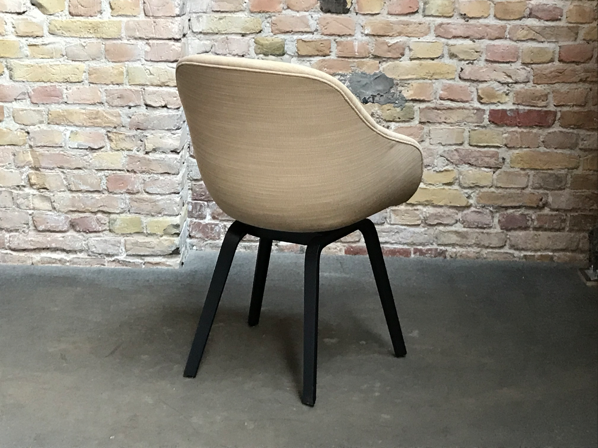 About A Chair AAC 123 Soft Duo Beige 2