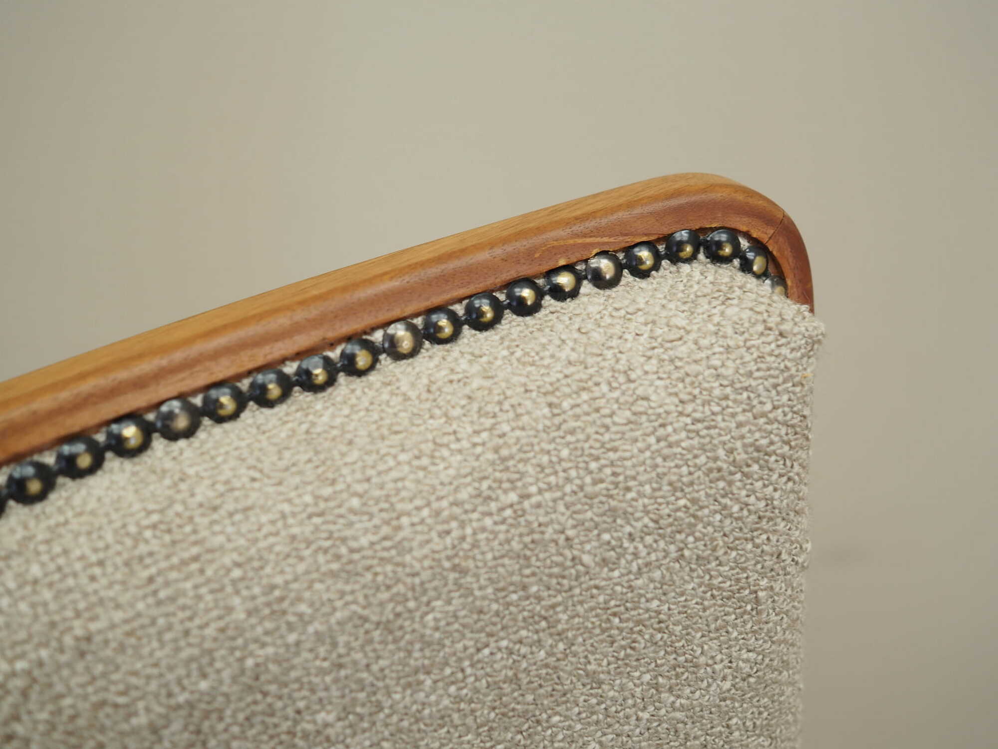 Vintage Stuhl Walnussholz Textil Grau 1970er Jahre 9